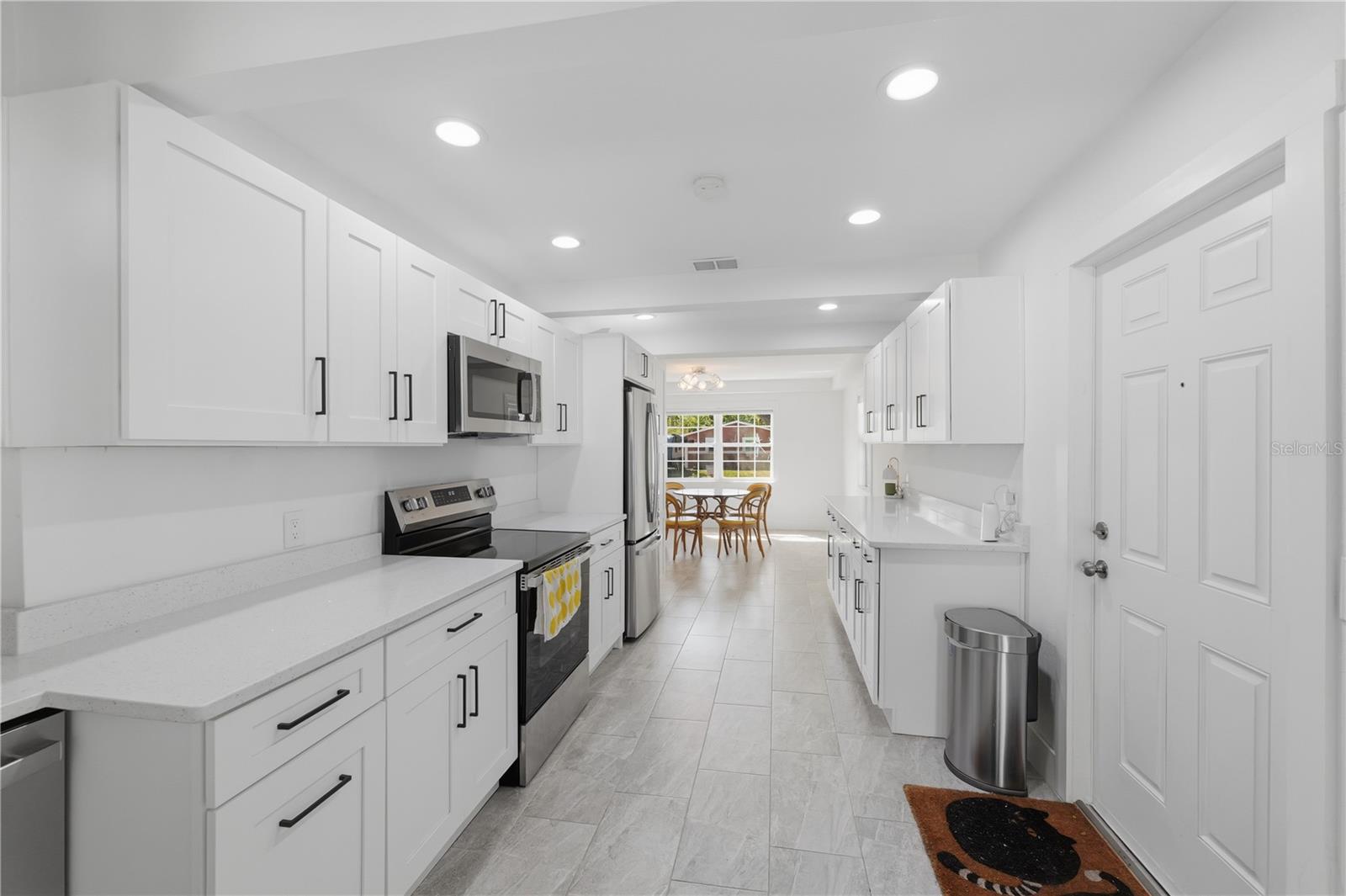 Image 15 of 51 For 733 61st Avenue Ne