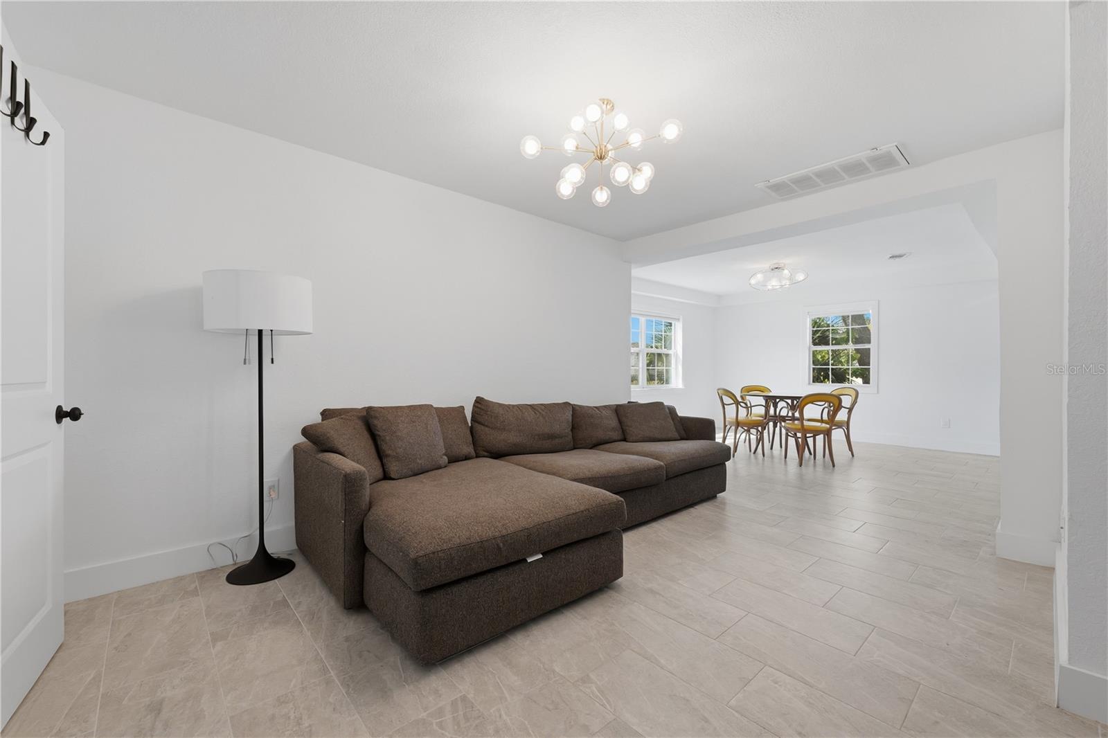 Image 16 of 51 For 733 61st Avenue Ne