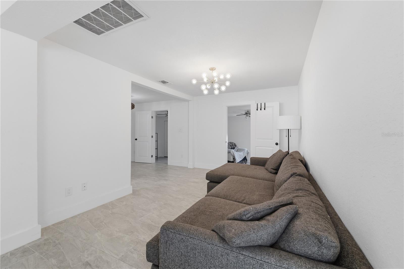 Image 18 of 51 For 733 61st Avenue Ne