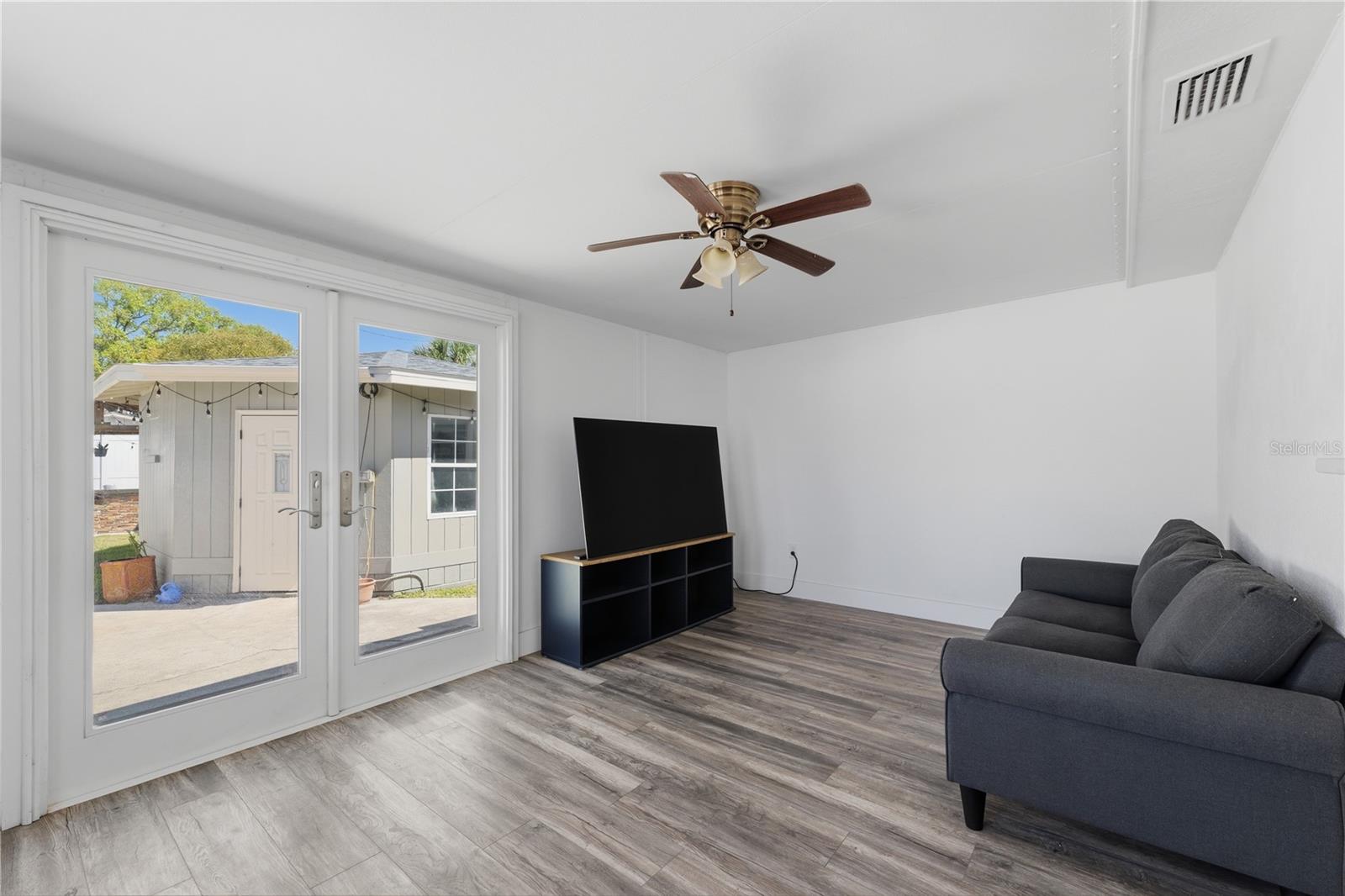 Image 19 of 51 For 733 61st Avenue Ne