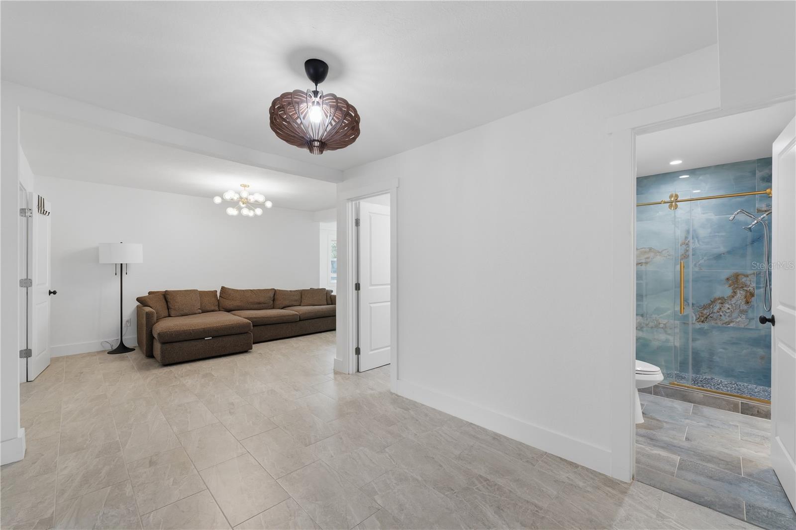 Image 22 of 51 For 733 61st Avenue Ne