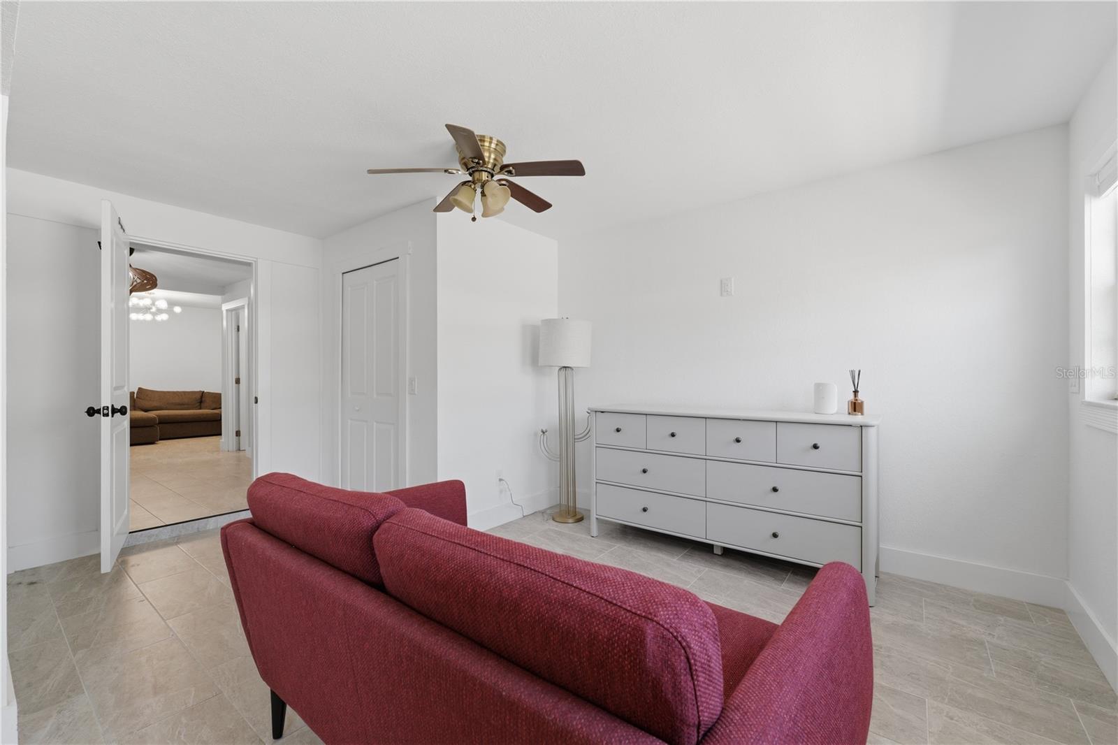 Image 28 of 51 For 733 61st Avenue Ne