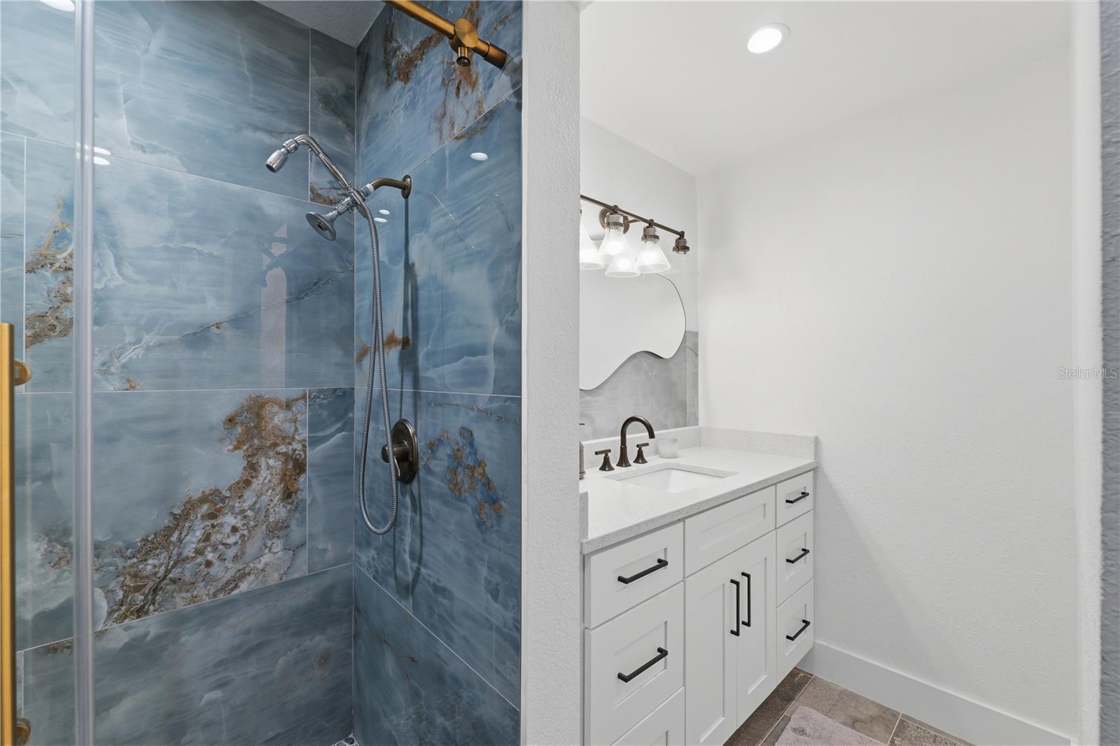 Image 37 of 51 For 733 61st Avenue Ne