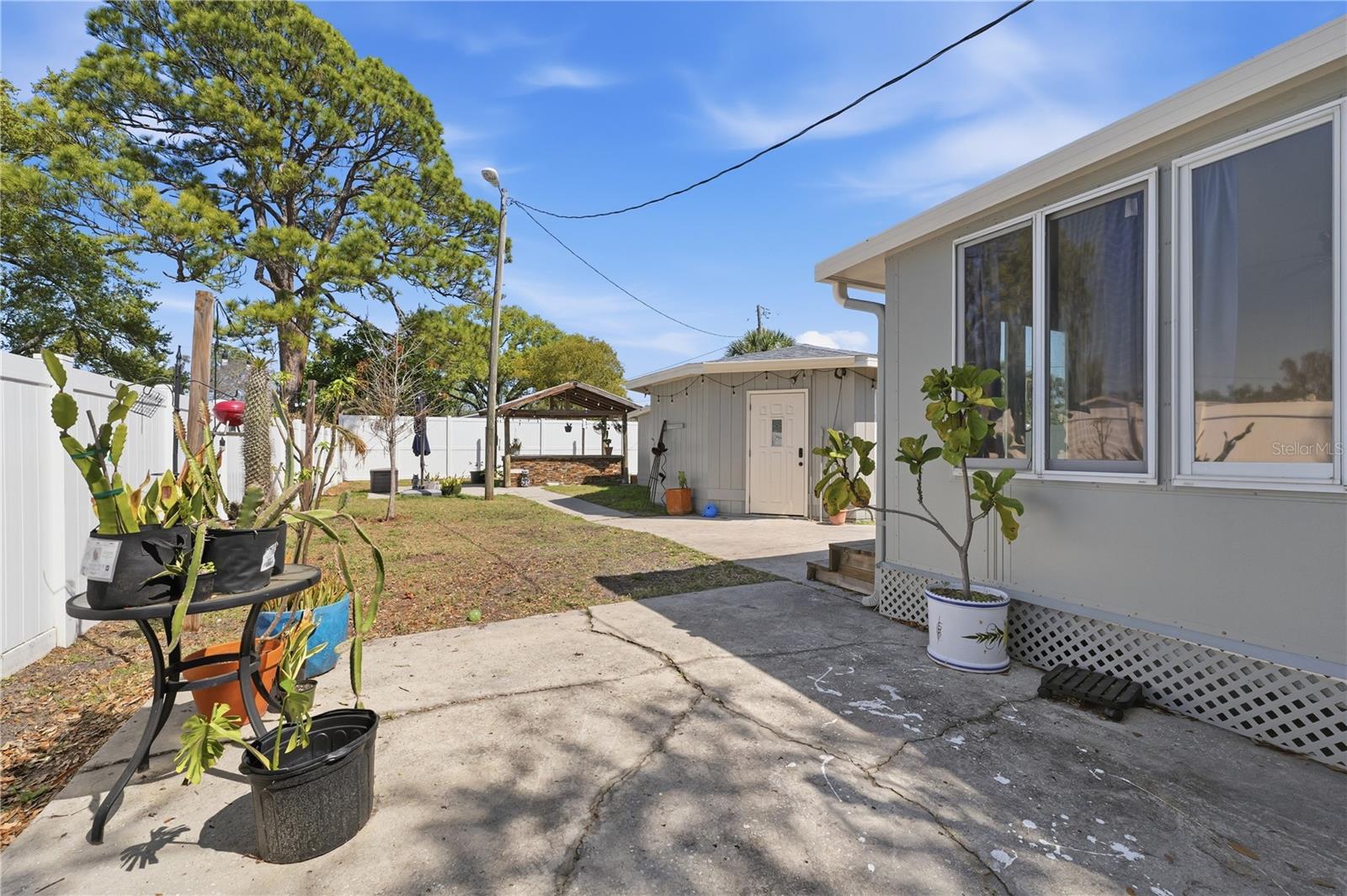 Image 40 of 51 For 733 61st Avenue Ne