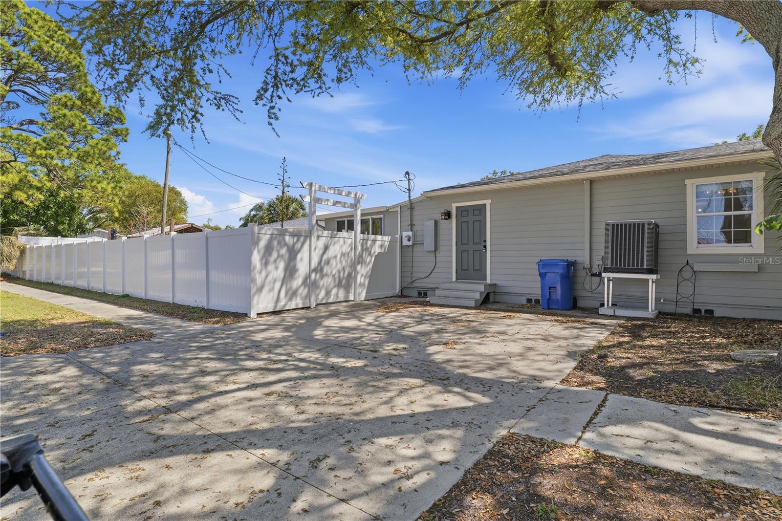 Image 46 of 51 For 733 61st Avenue Ne