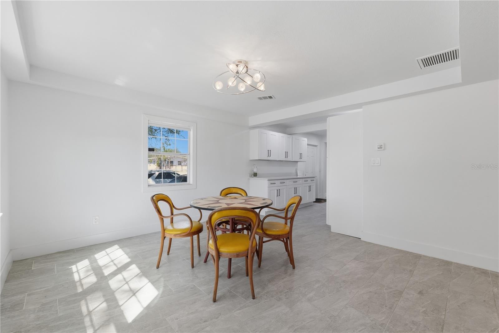 Image 6 of 51 For 733 61st Avenue Ne