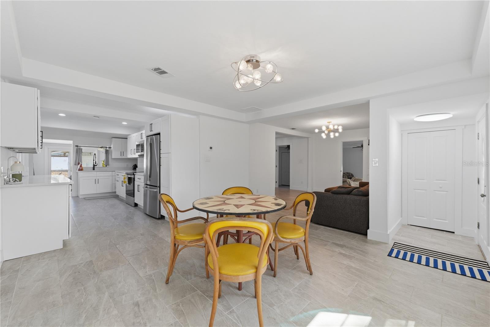 Image 7 of 51 For 733 61st Avenue Ne