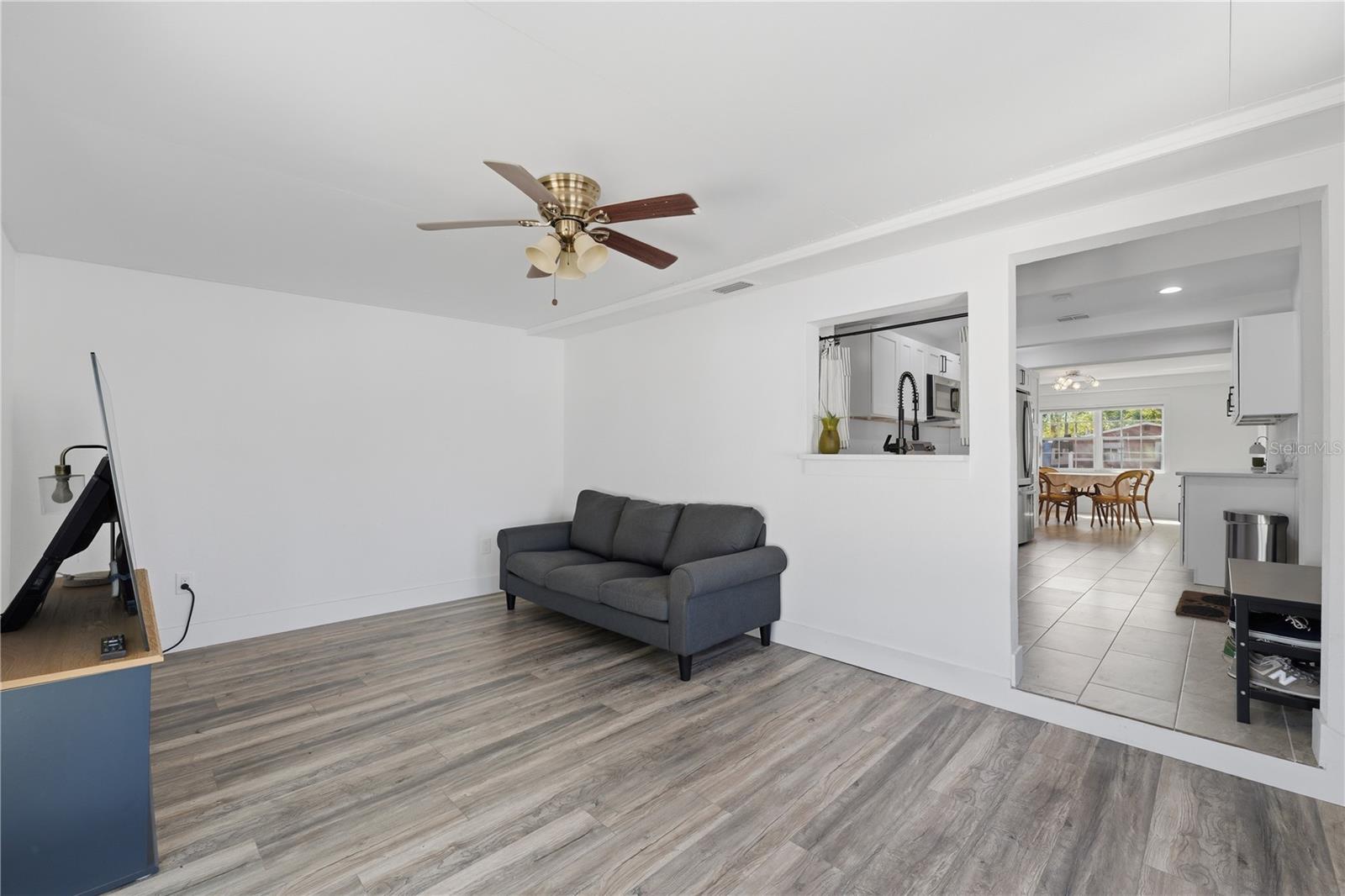 Image 9 of 51 For 733 61st Avenue Ne