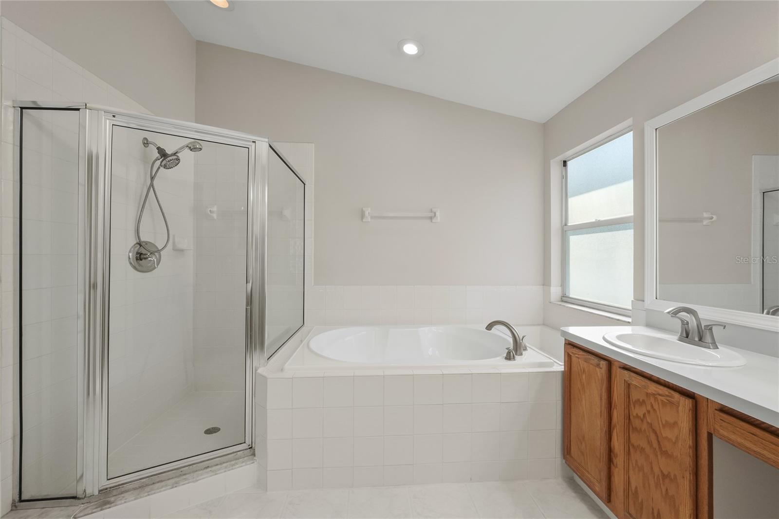 Image 22 of 49 For 13106 Royal George Avenue