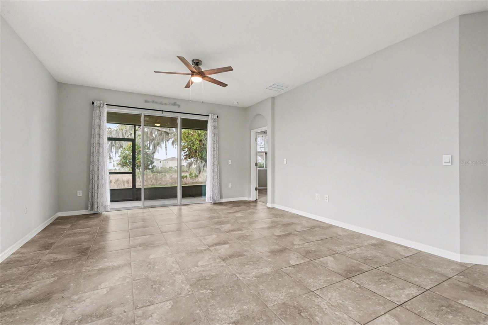 Image 8 of 17 For 31457 Mango Fade Way