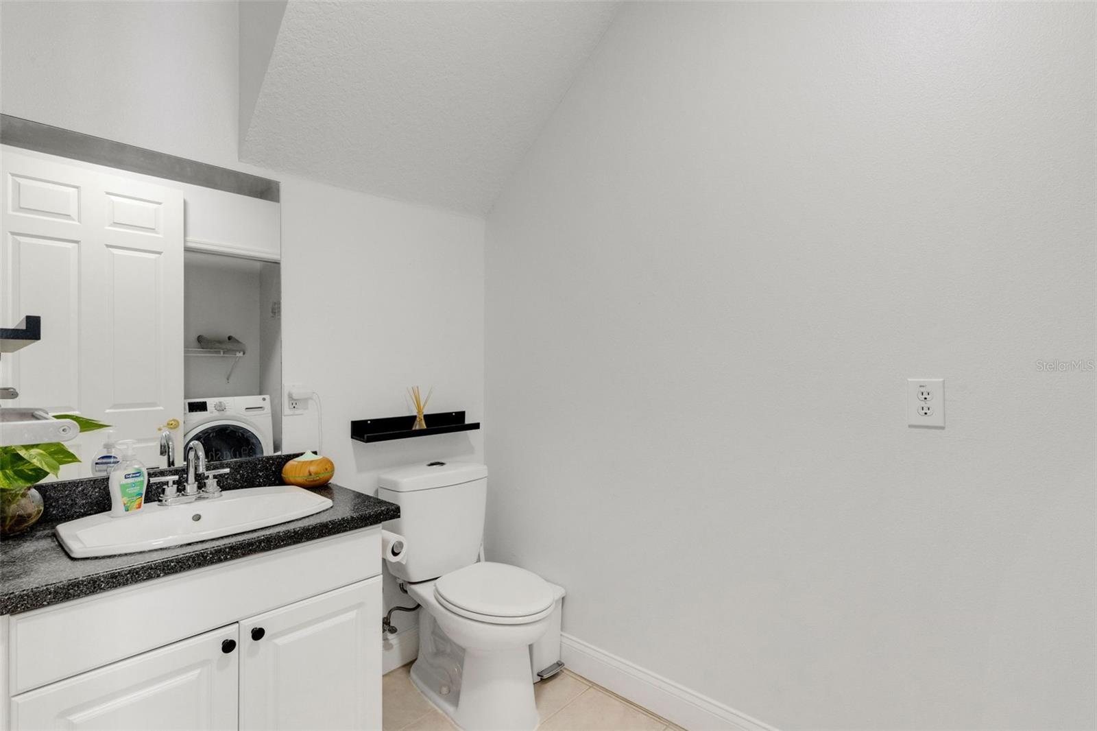 Image 24 of 48 For 5018 Lancaster Street