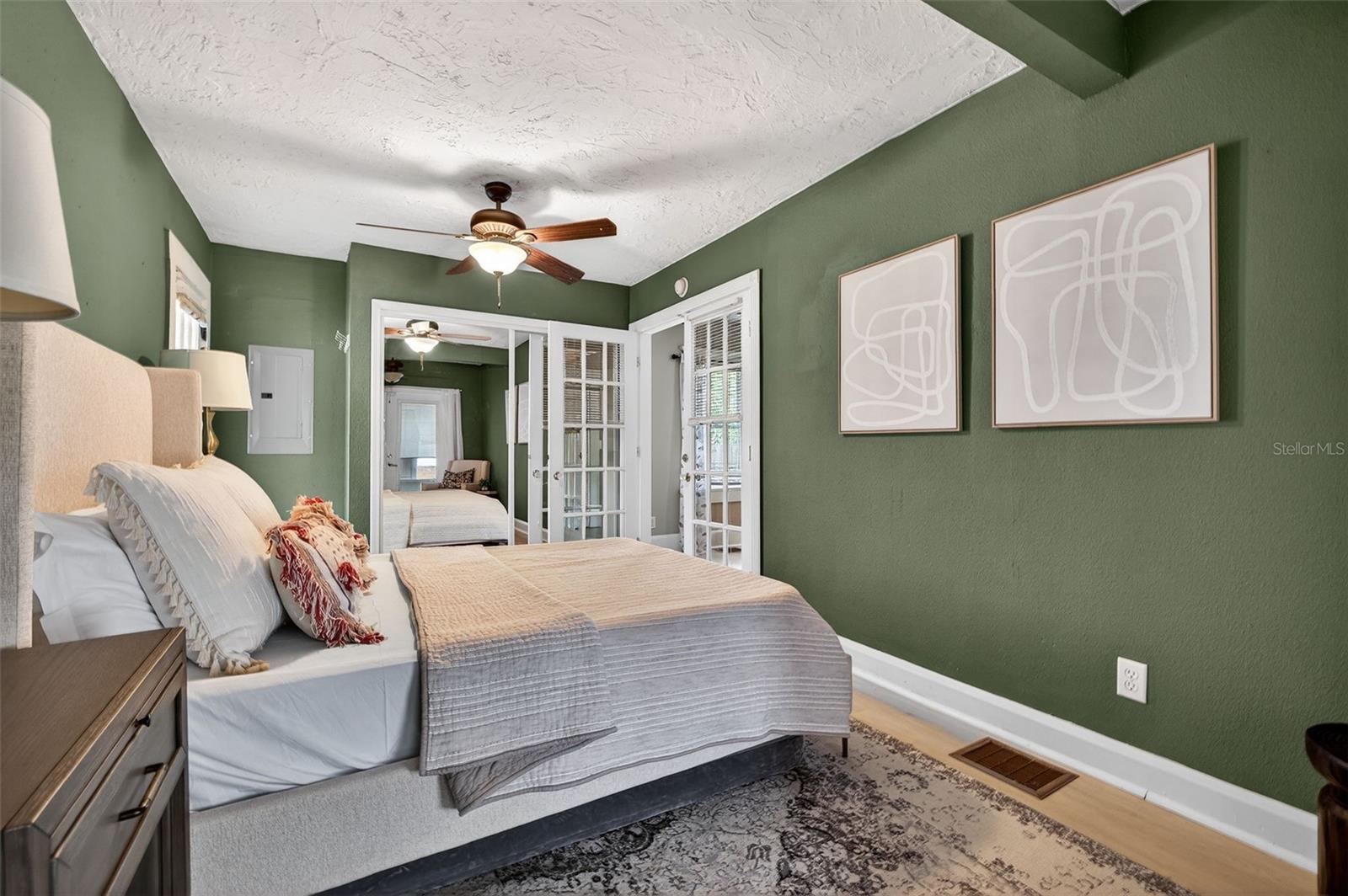 Image 20 of 32 For 2825 3rd Avenue N