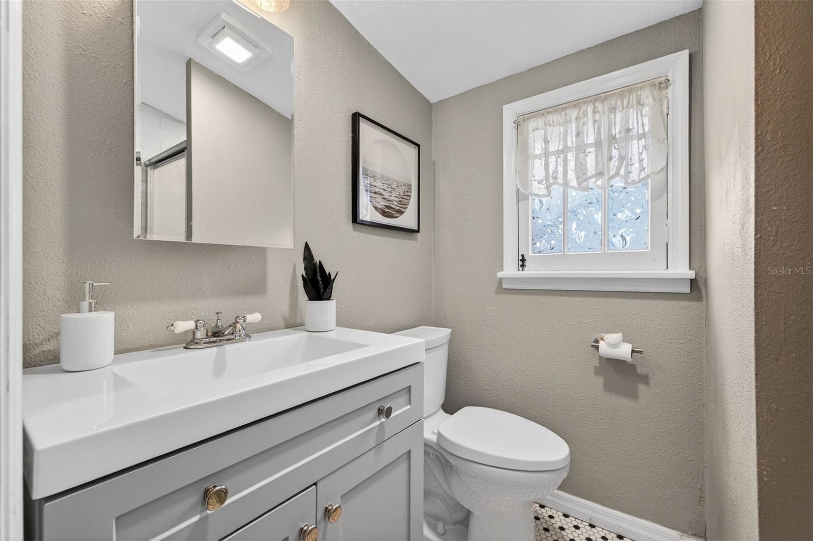 Image 21 of 32 For 2825 3rd Avenue N