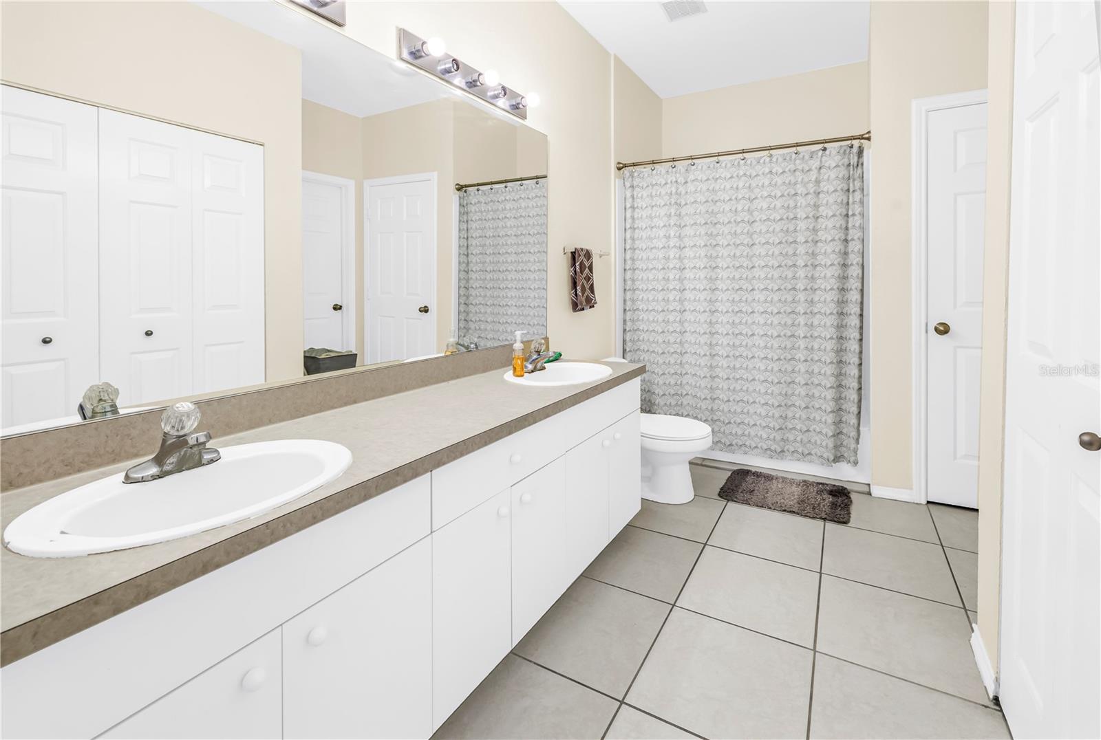 Image 17 of 54 For 4333 Bayside Village Drive 320