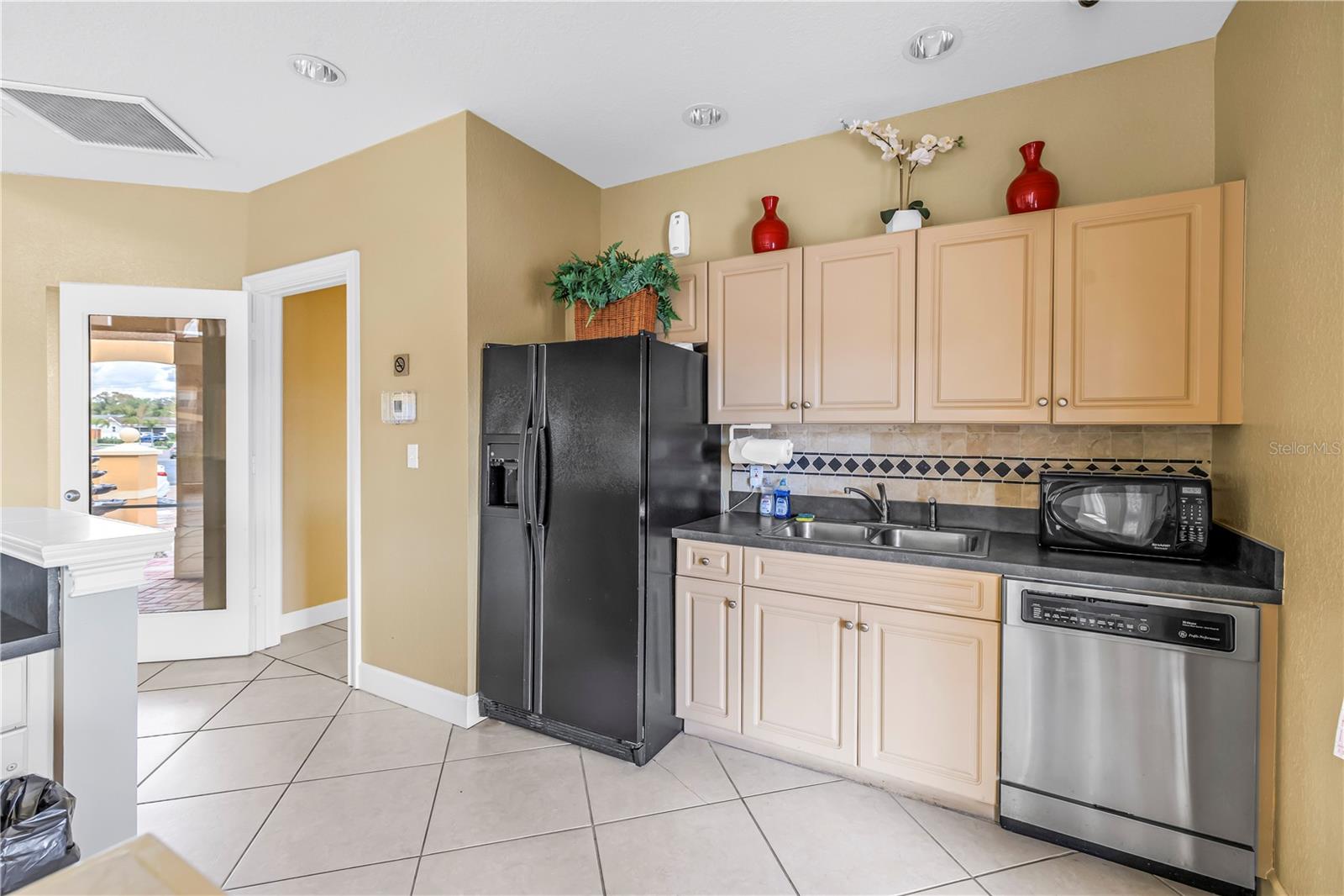 Image 35 of 54 For 4333 Bayside Village Drive 320