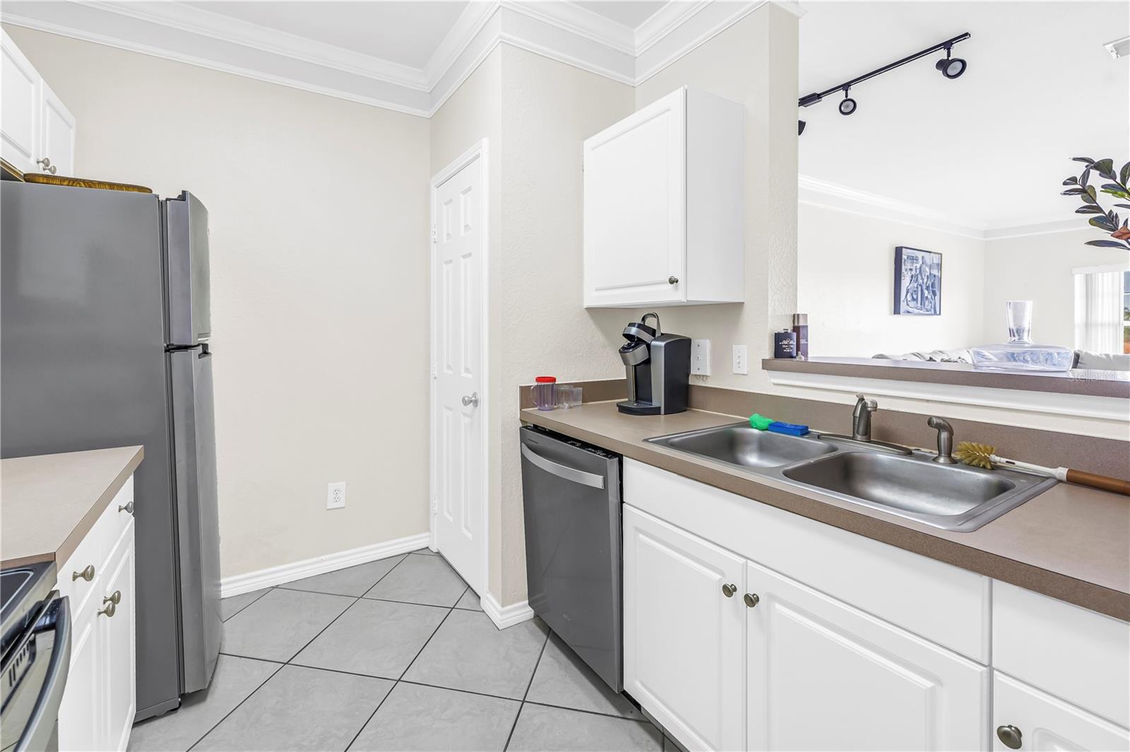 Image 5 of 54 For 4333 Bayside Village Drive 320