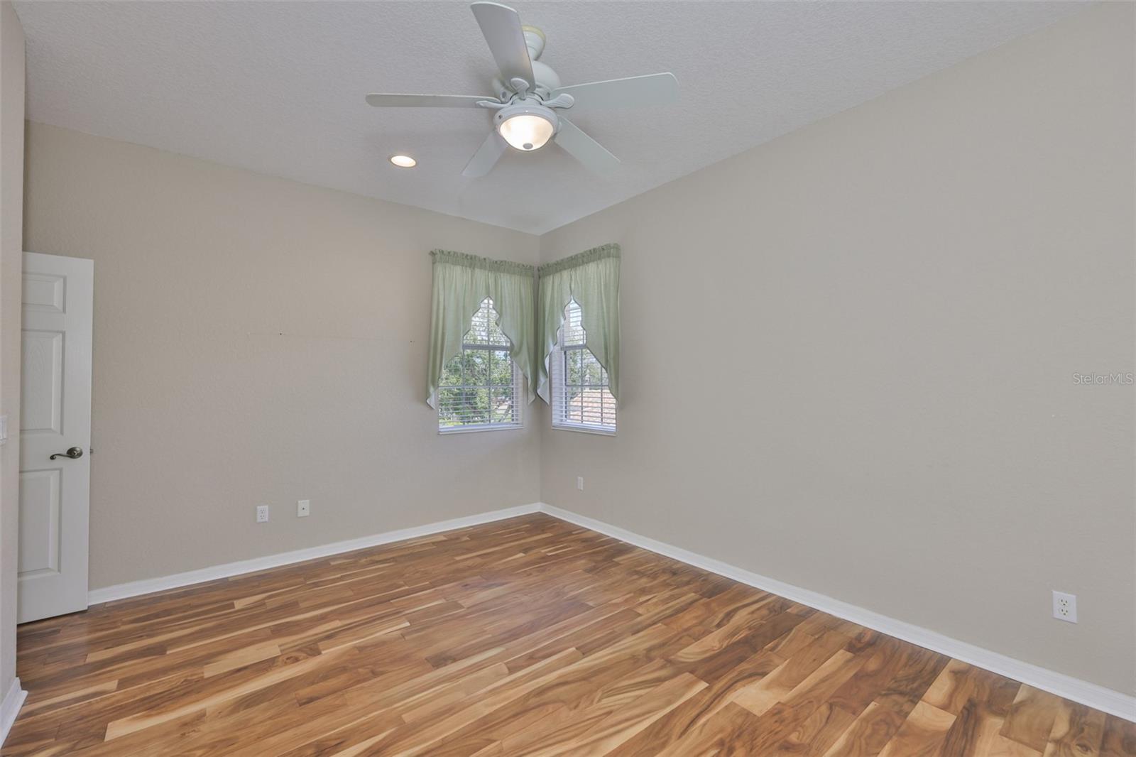 Image 35 of 57 For 1344 Emerald Dunes Drive