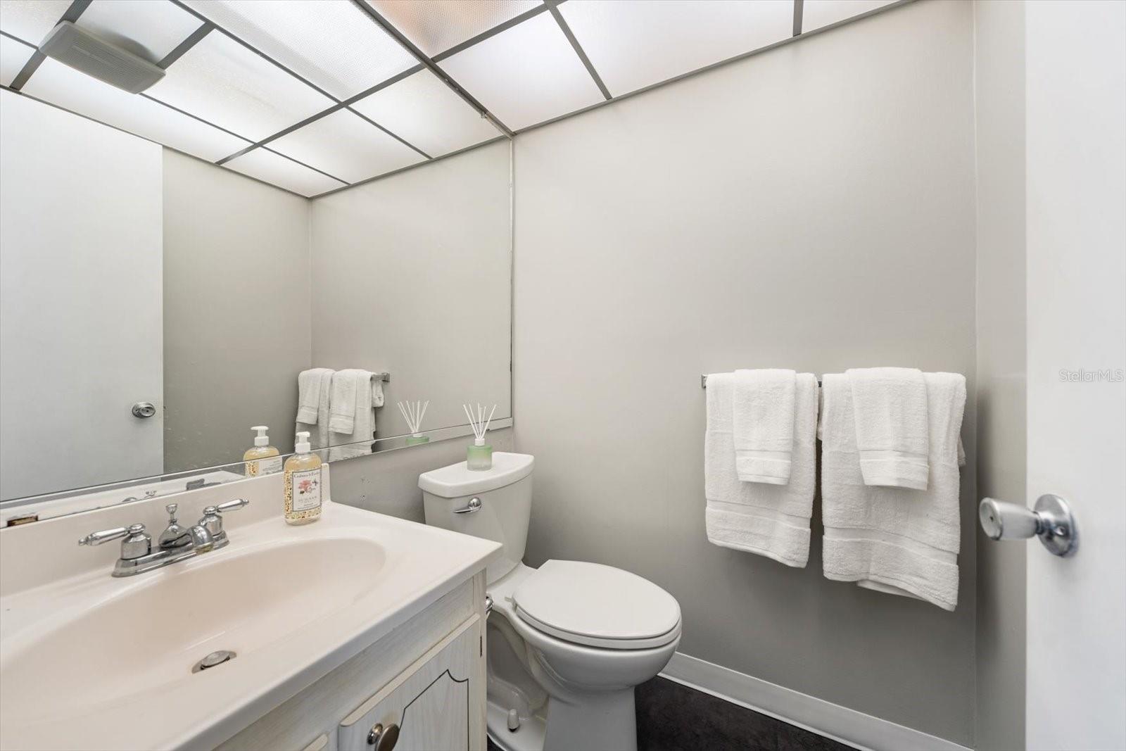 Image 15 of 40 For 205 Kings Boulevard 62