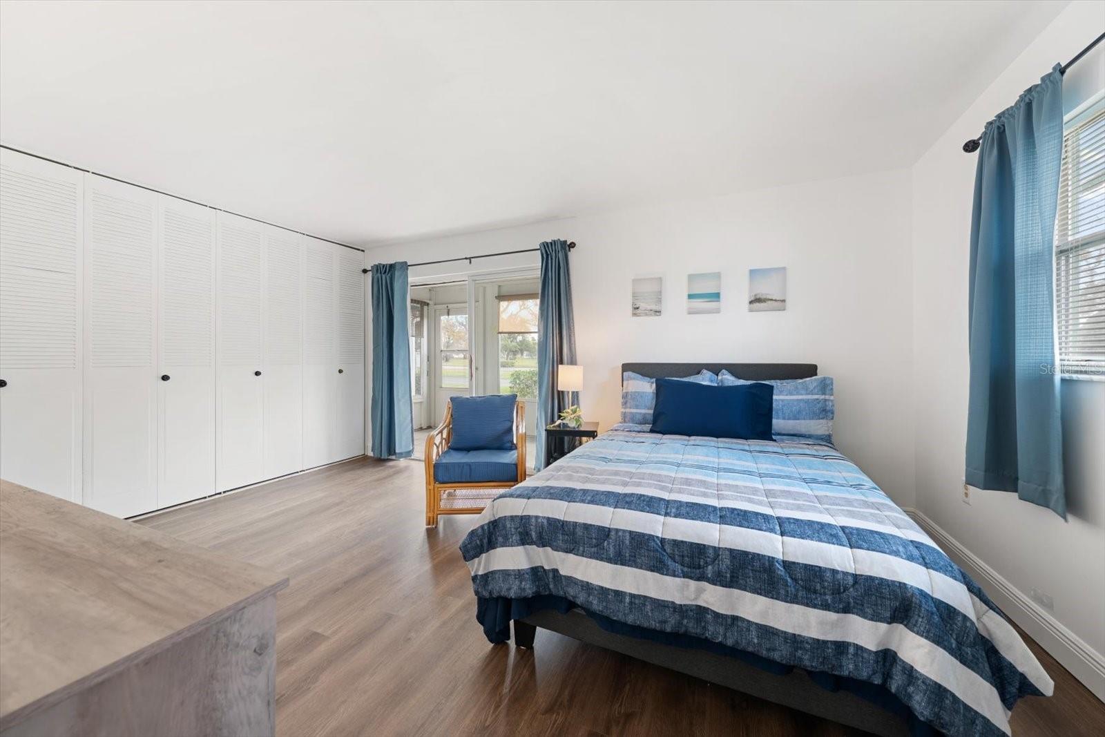 Image 16 of 40 For 205 Kings Boulevard 62