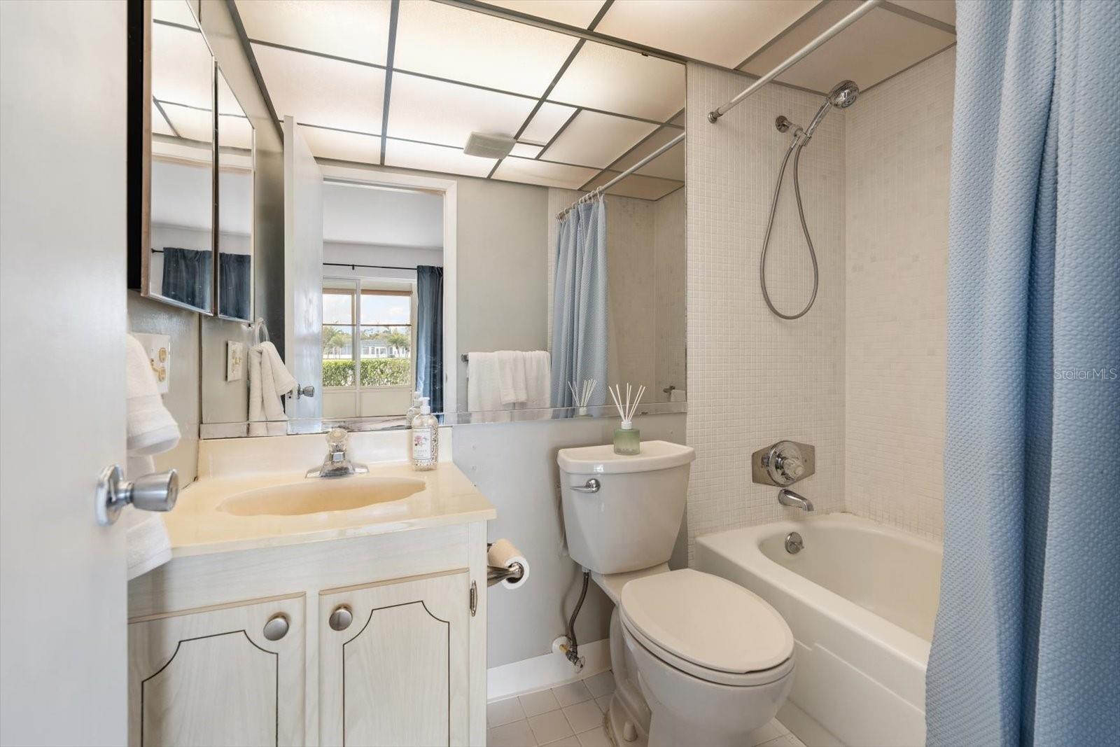 Image 20 of 40 For 205 Kings Boulevard 62