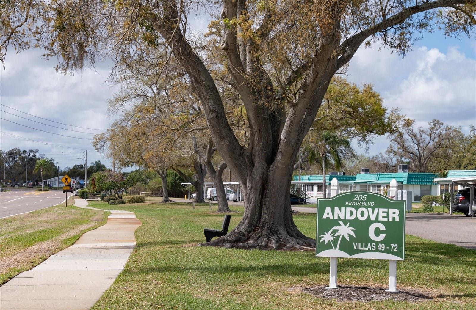 Image 24 of 40 For 205 Kings Boulevard 62