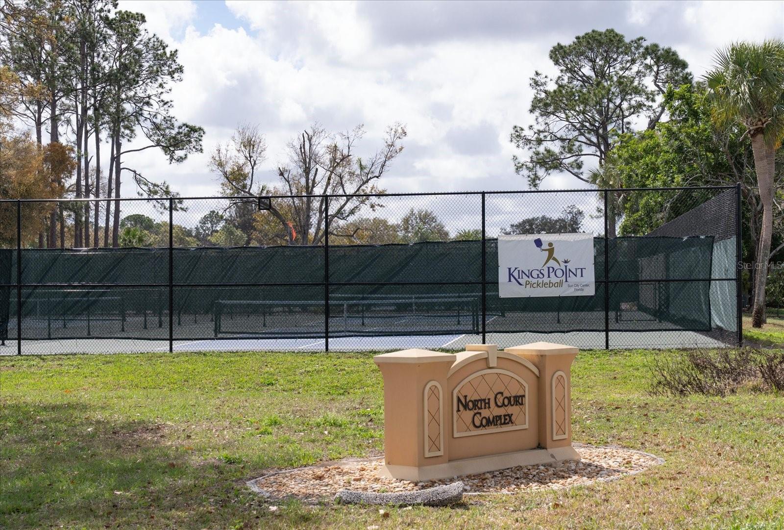 Image 34 of 40 For 205 Kings Boulevard 62