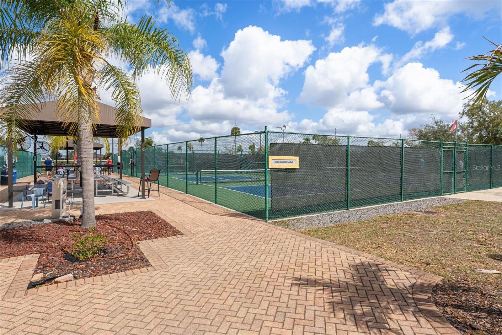 Image 38 of 40 For 205 Kings Boulevard 62