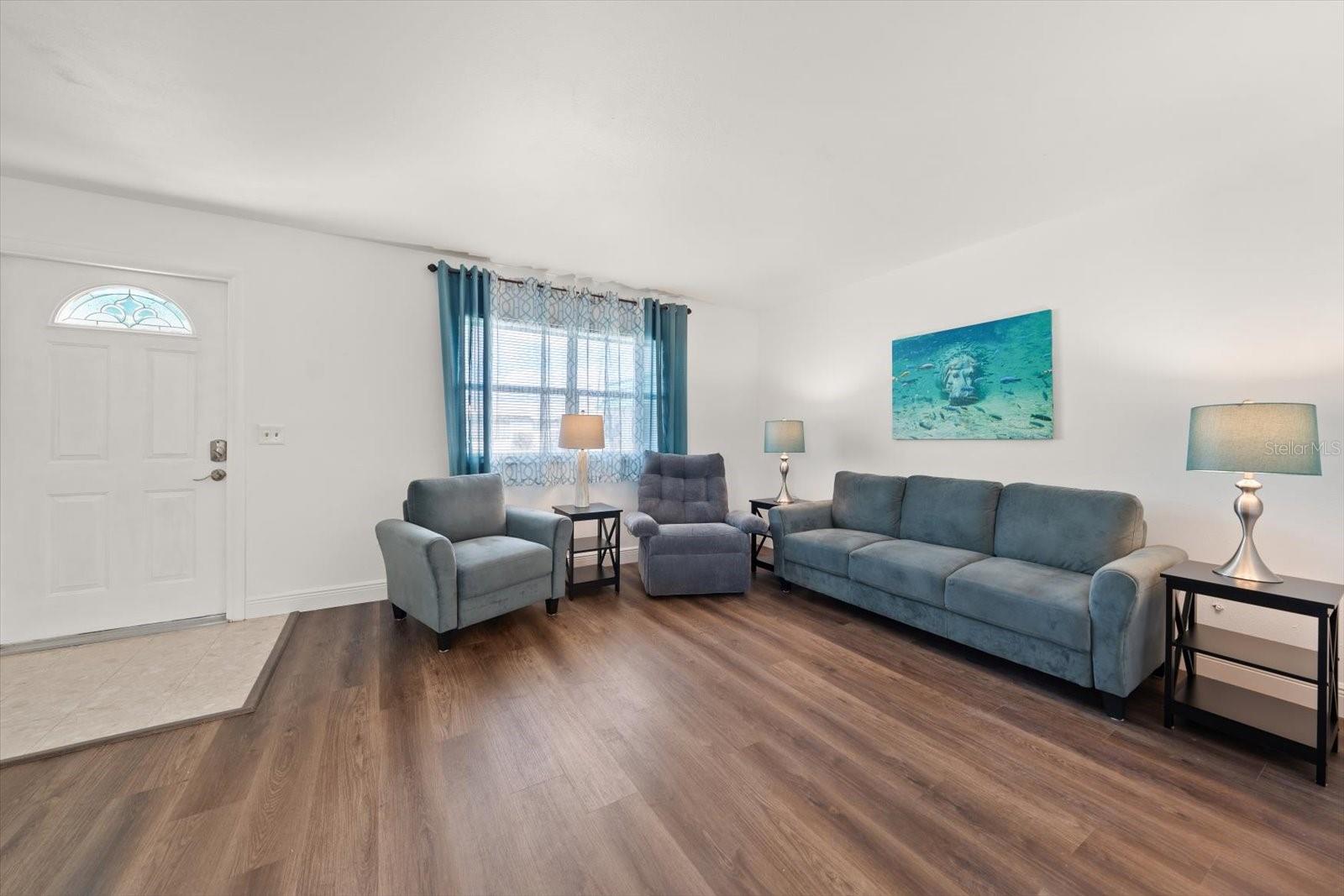 Image 4 of 40 For 205 Kings Boulevard 62