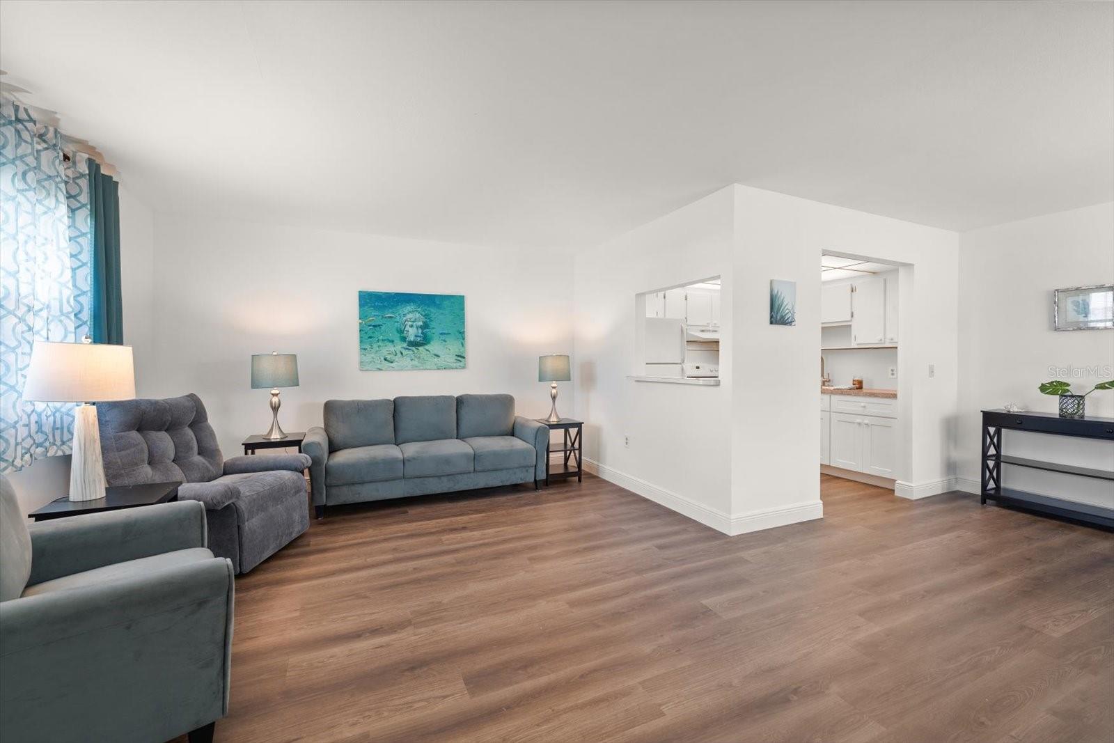 Image 6 of 40 For 205 Kings Boulevard 62