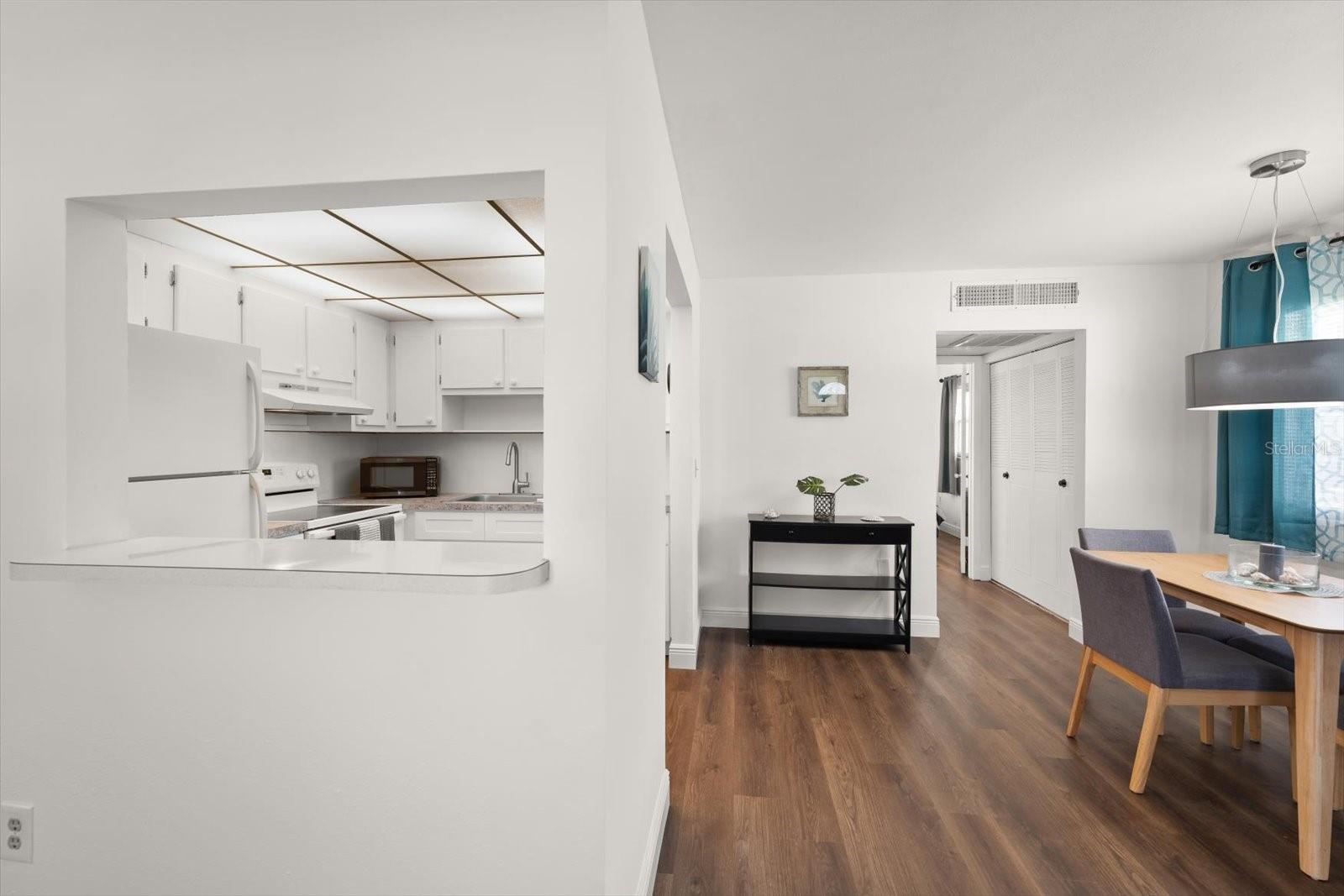 Image 8 of 40 For 205 Kings Boulevard 62