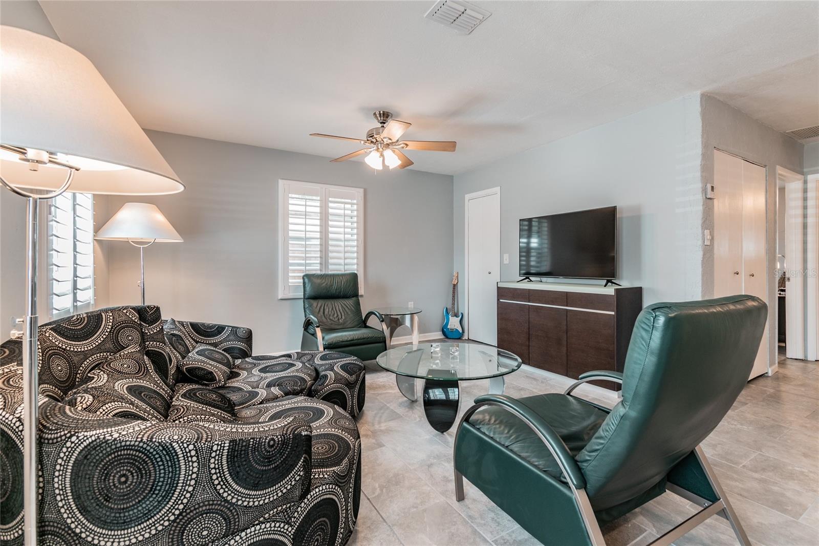 Image 17 of 29 For 3611 Anderson Avenue