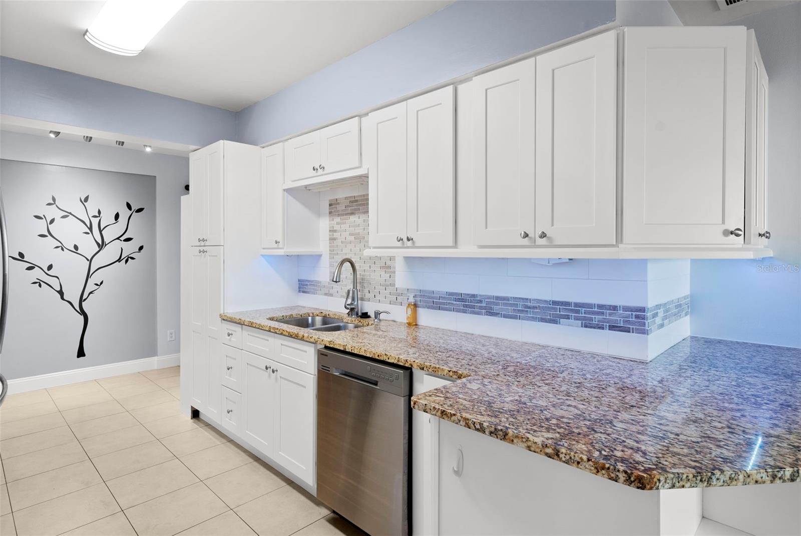 Image 17 of 40 For 6701 Larimer Drive