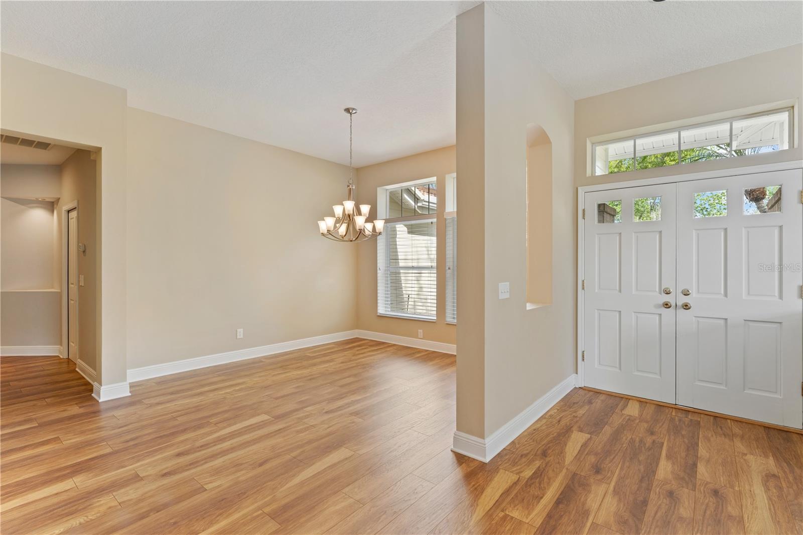 Image 10 of 98 For 17918 Holly Brook Drive