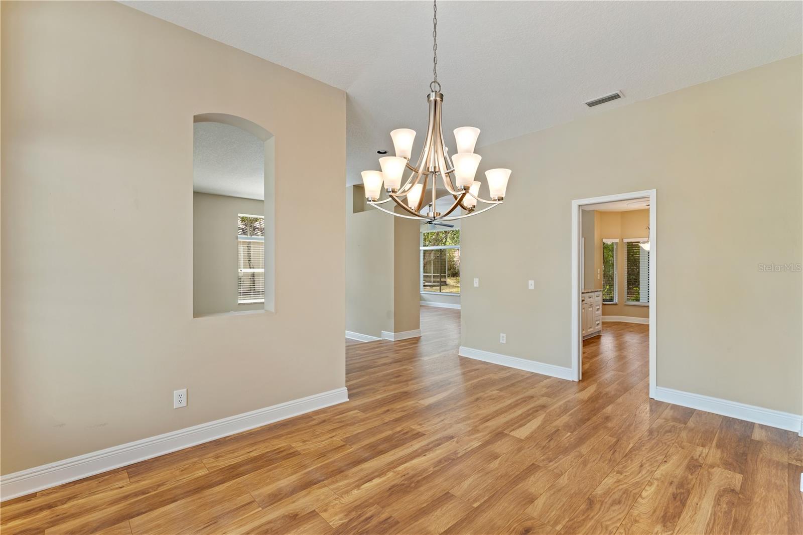 Image 13 of 98 For 17918 Holly Brook Drive