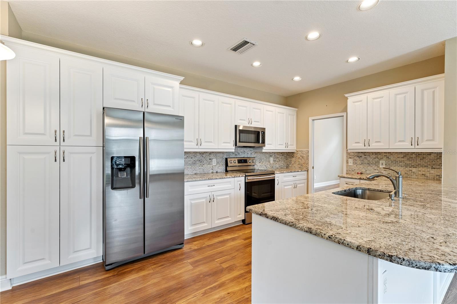 Image 16 of 98 For 17918 Holly Brook Drive