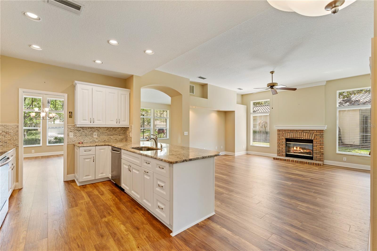 Image 20 of 98 For 17918 Holly Brook Drive