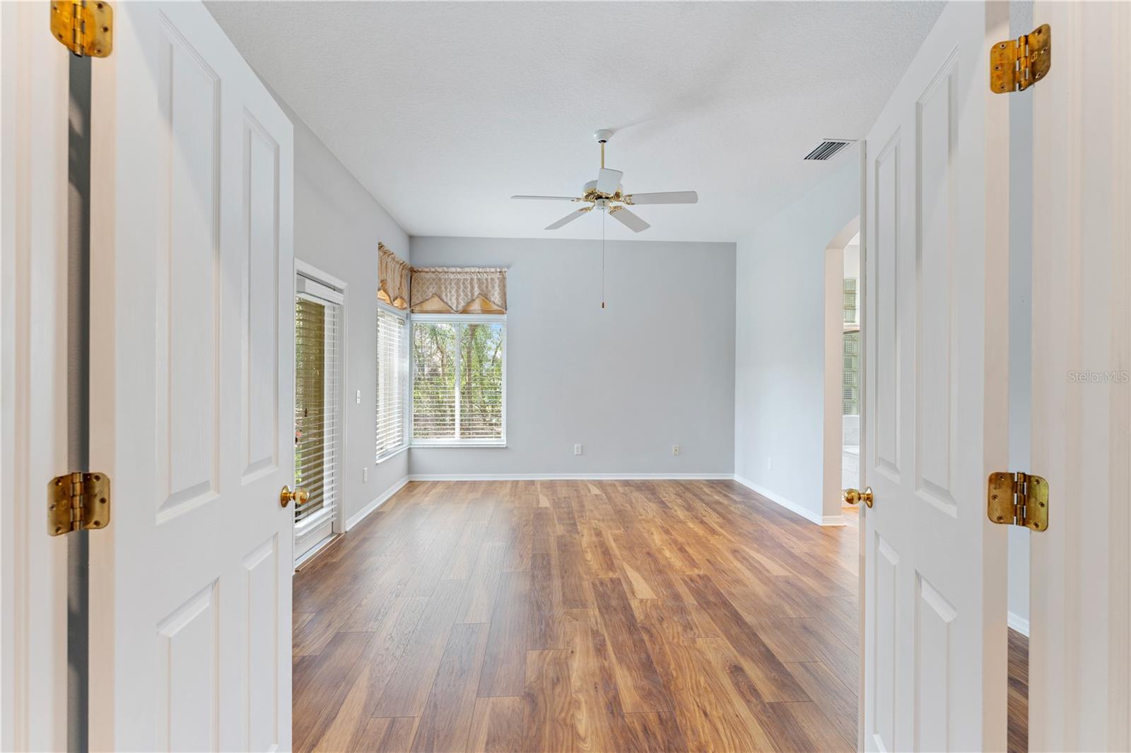 Image 26 of 98 For 17918 Holly Brook Drive