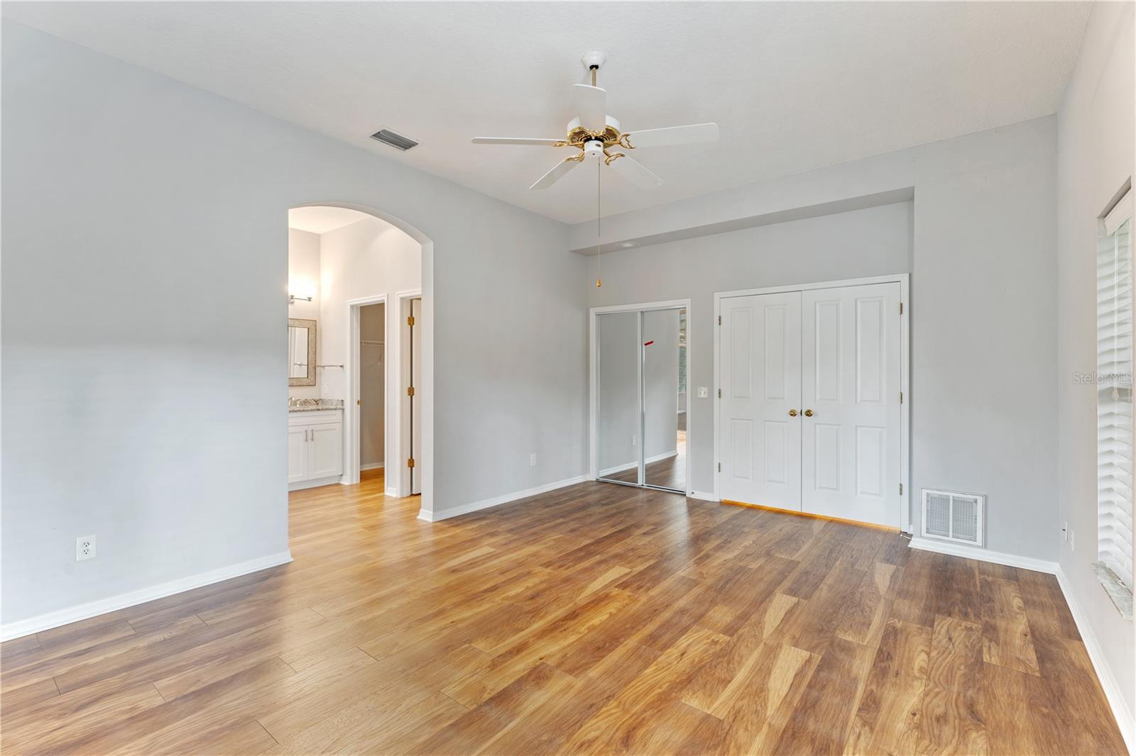 Image 28 of 98 For 17918 Holly Brook Drive