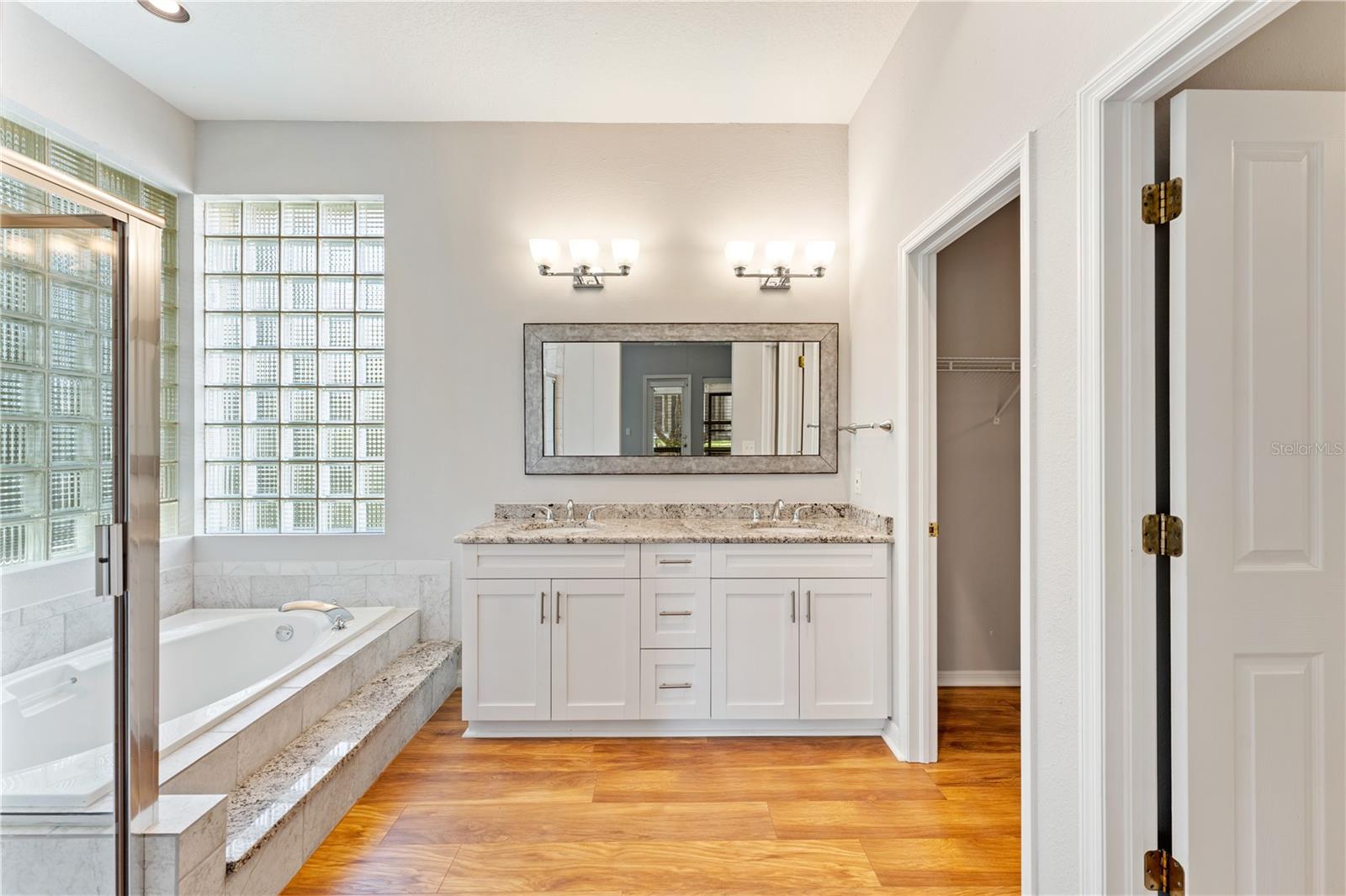 Image 29 of 98 For 17918 Holly Brook Drive