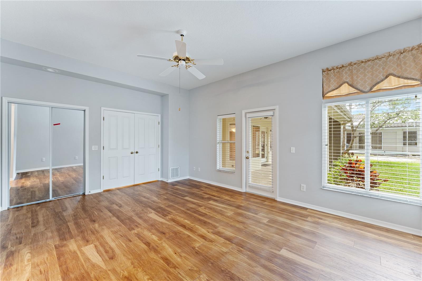 Image 30 of 98 For 17918 Holly Brook Drive