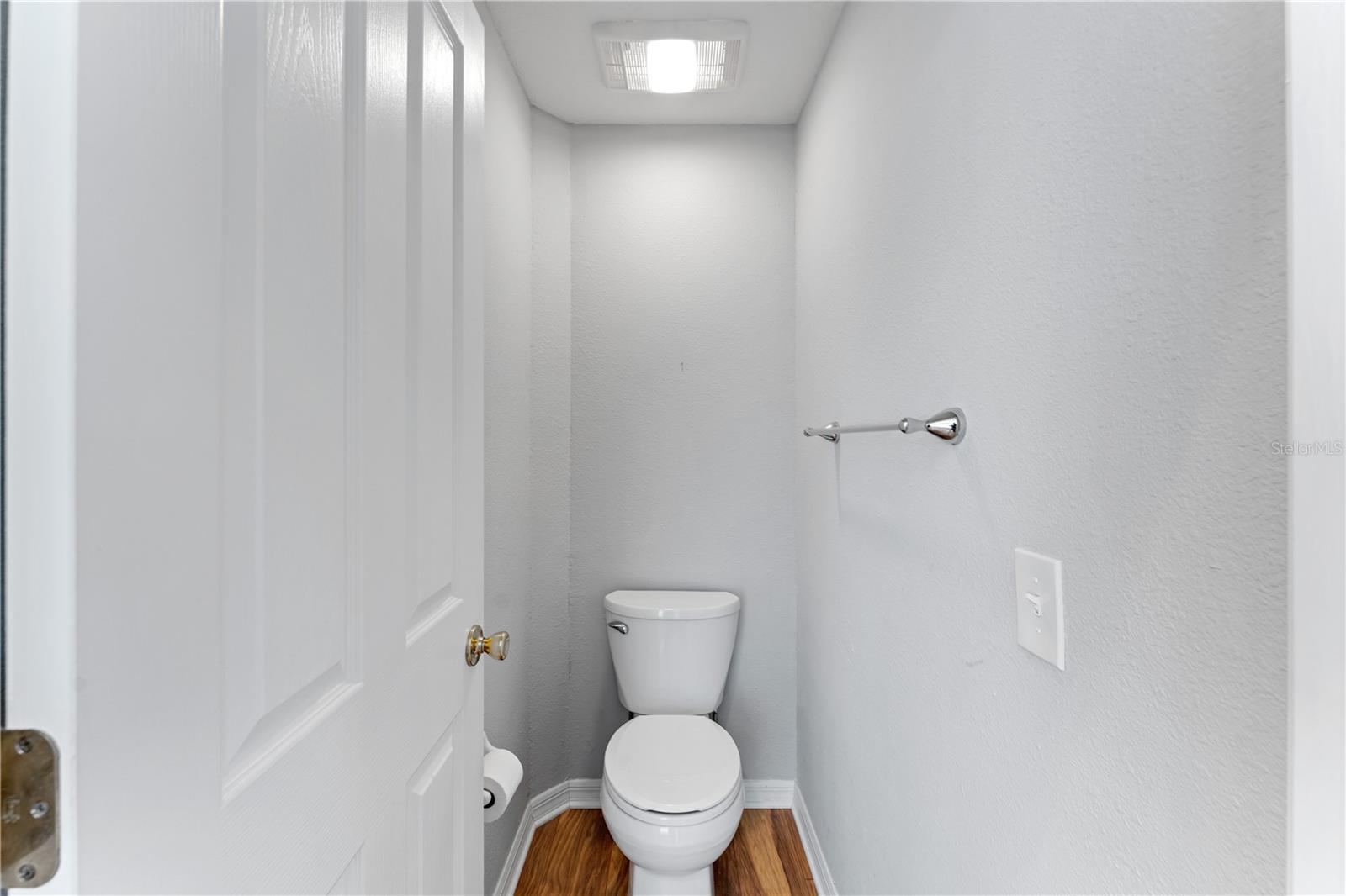 Image 41 of 98 For 17918 Holly Brook Drive