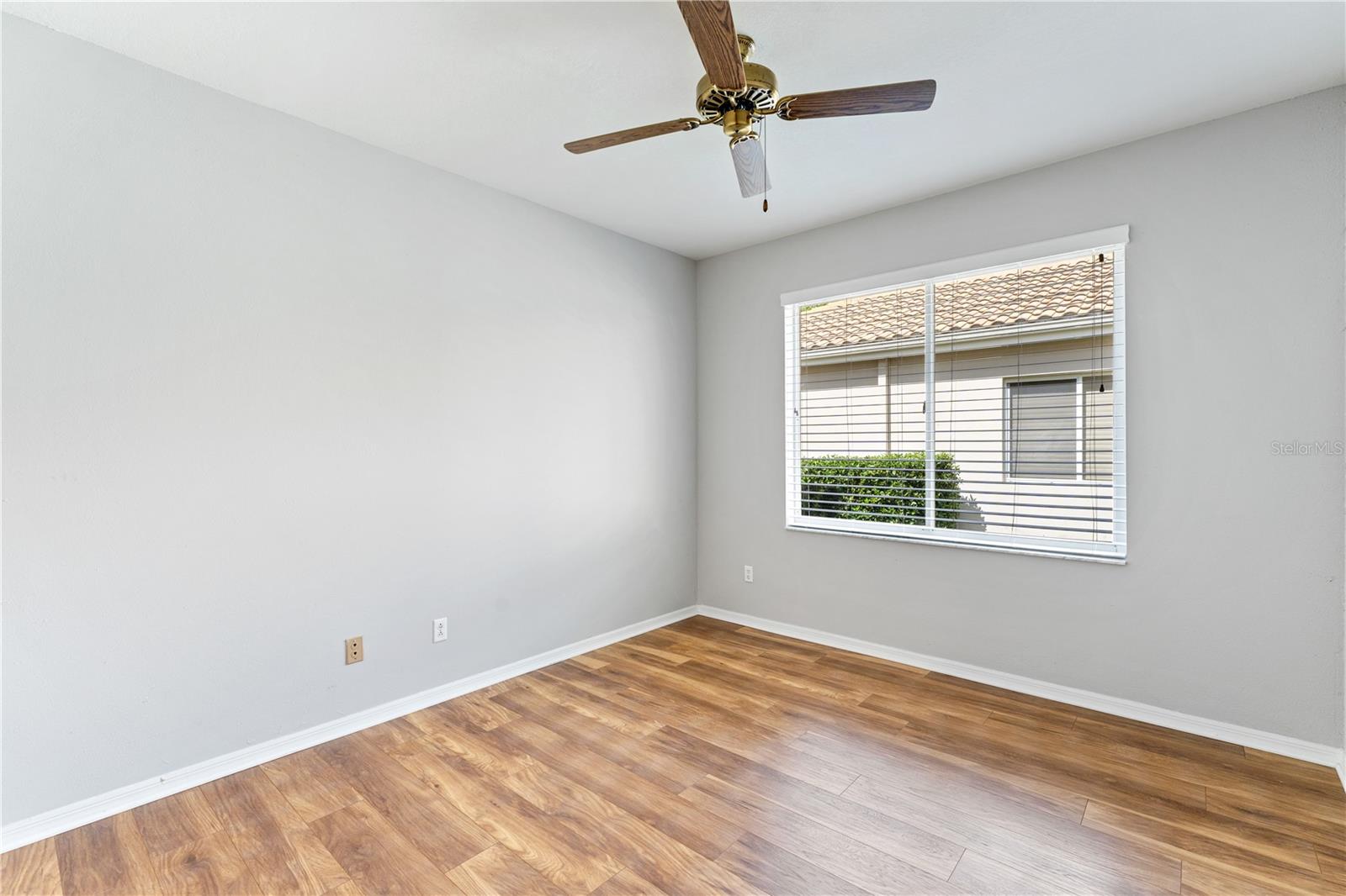 Image 43 of 98 For 17918 Holly Brook Drive