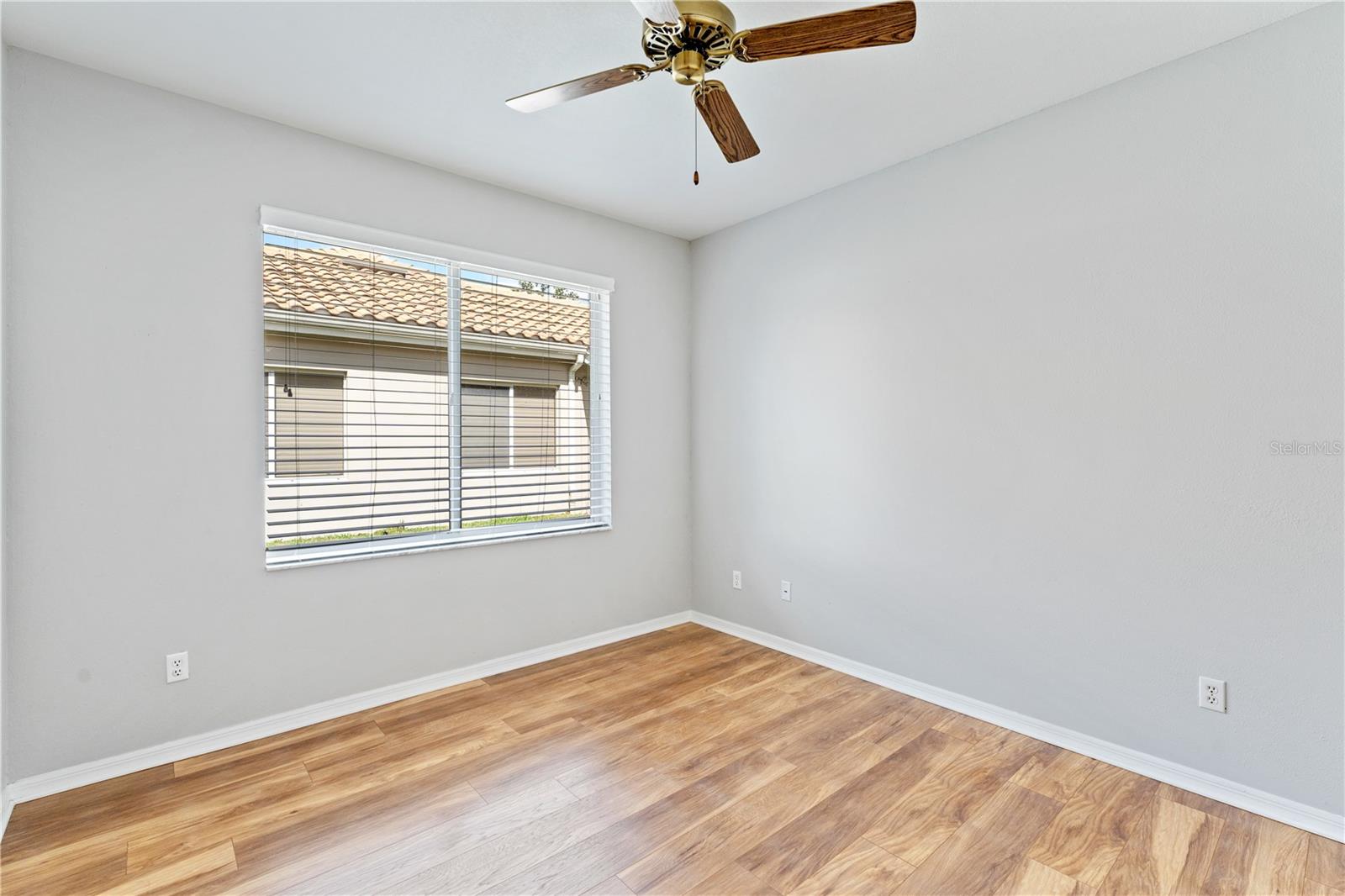 Image 44 of 98 For 17918 Holly Brook Drive