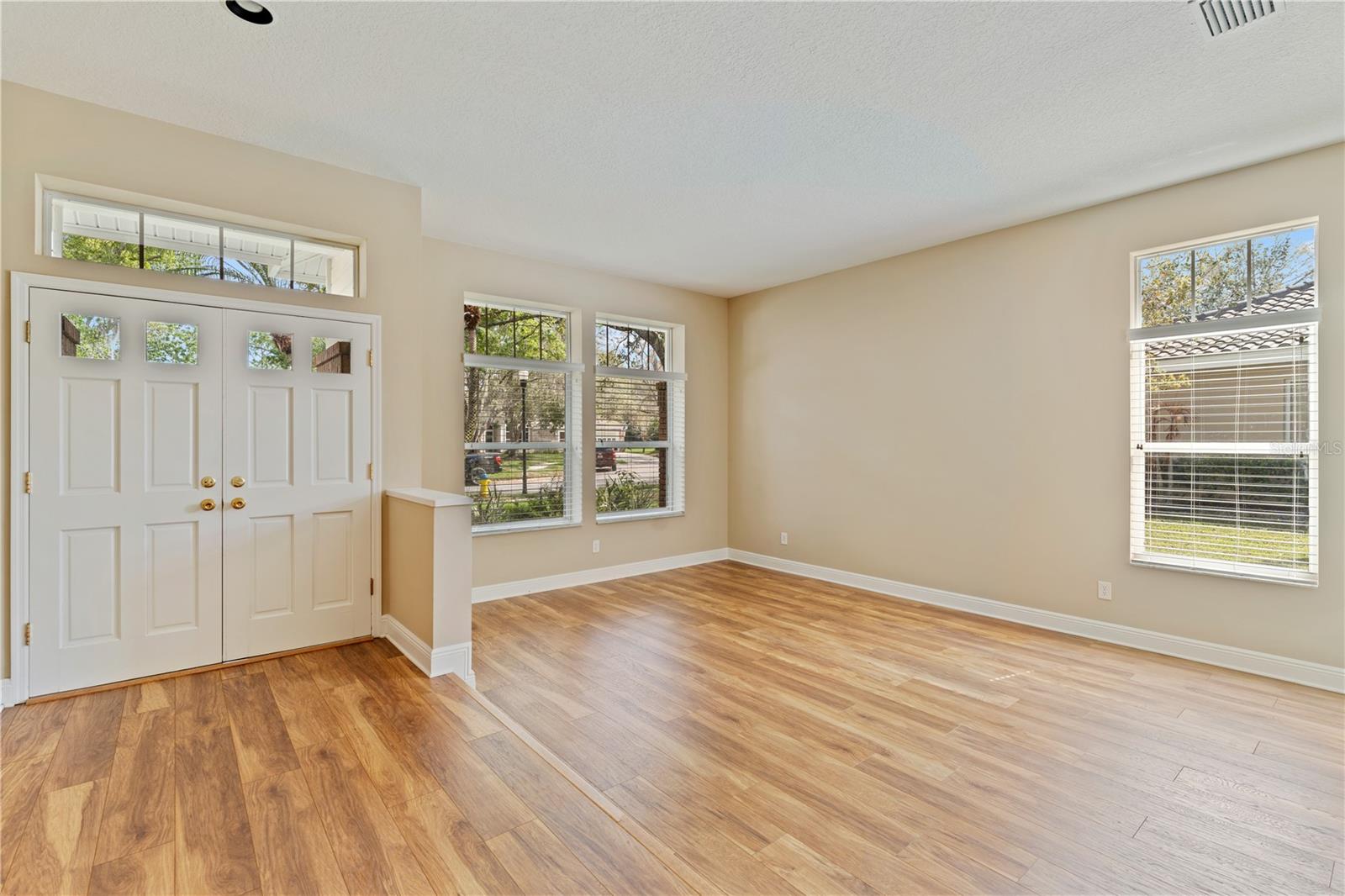 Image 6 of 98 For 17918 Holly Brook Drive