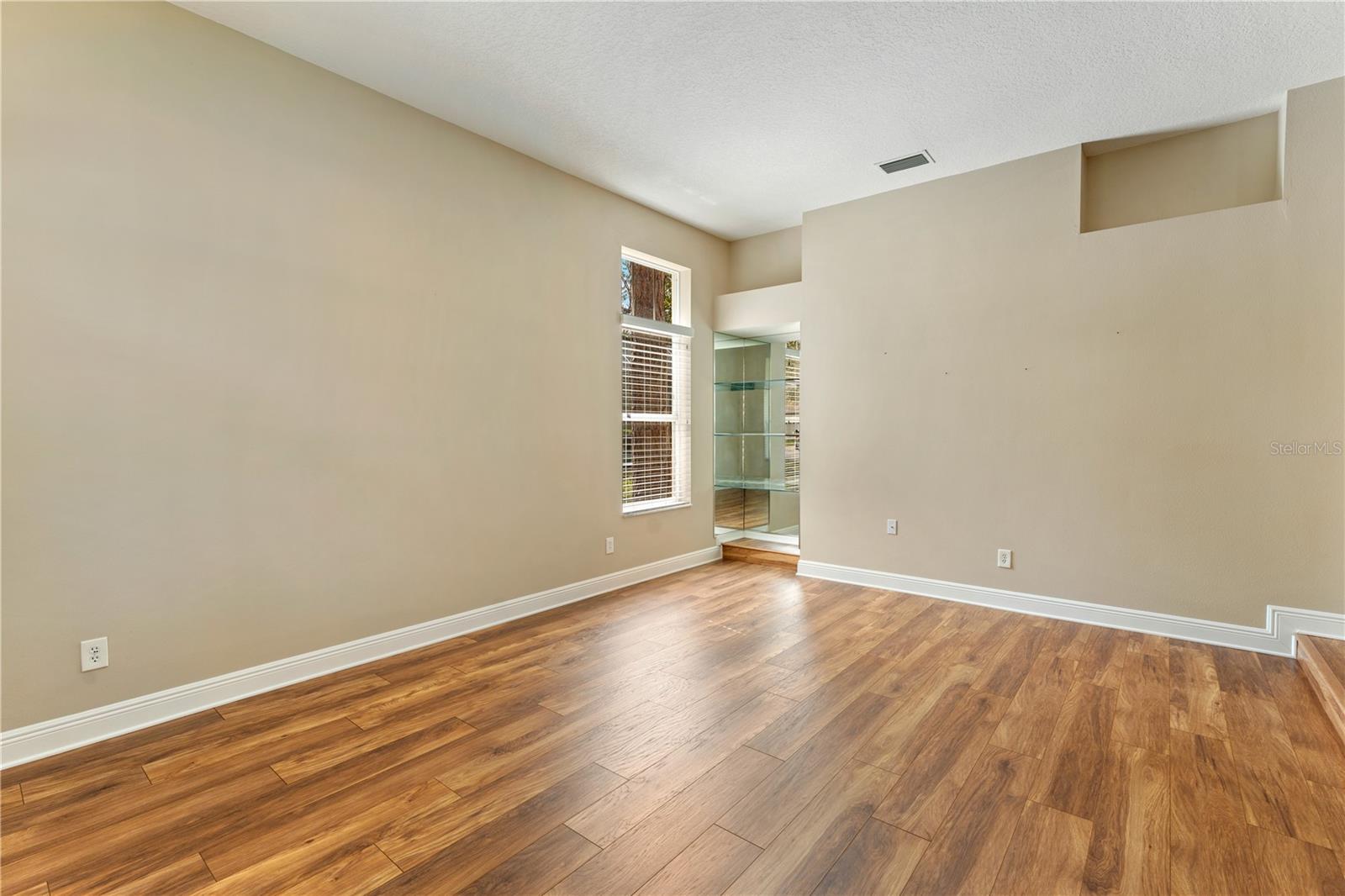 Image 7 of 98 For 17918 Holly Brook Drive