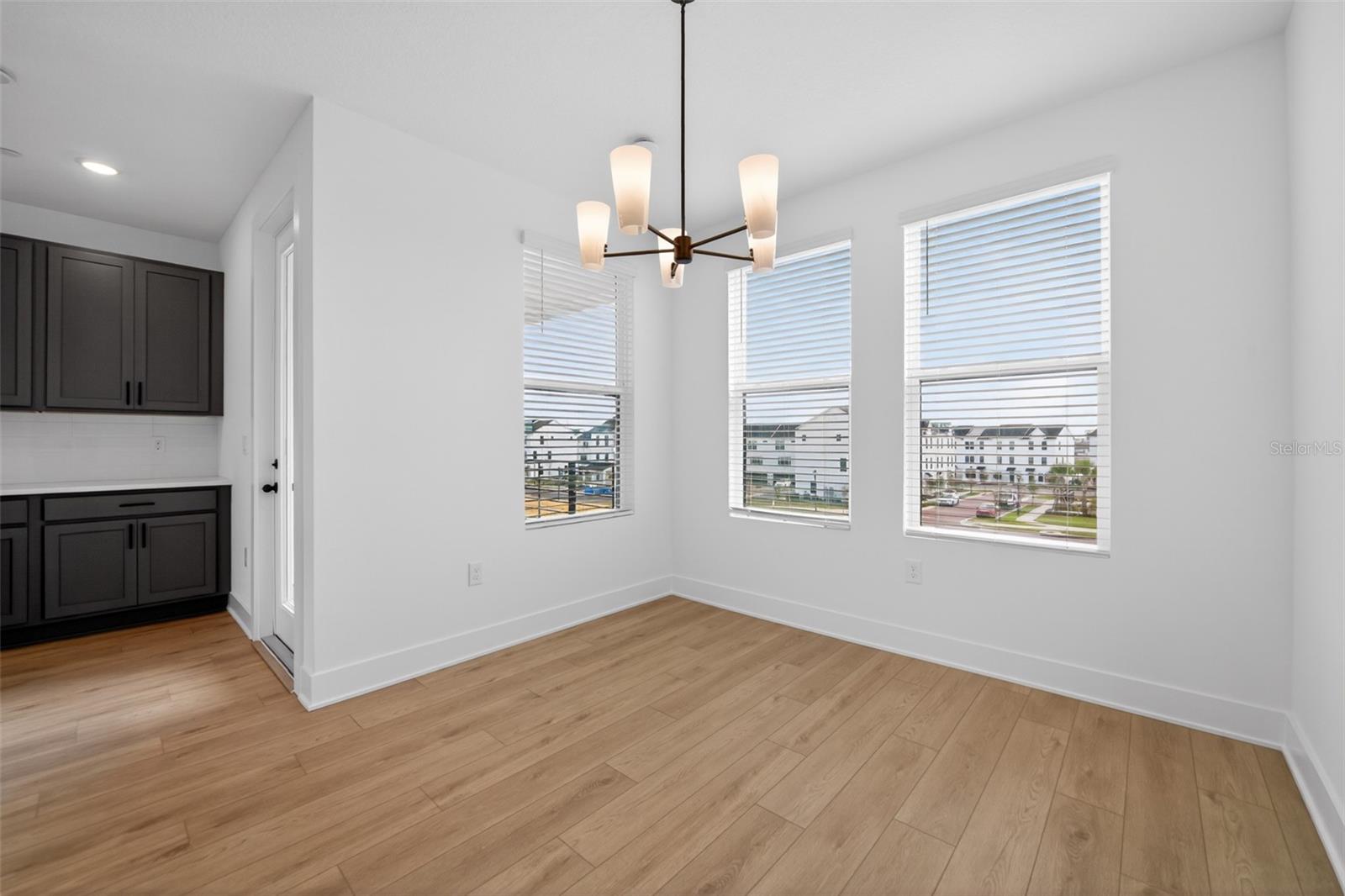 Image 16 of 31 For 15333 Hamlin Park Drive