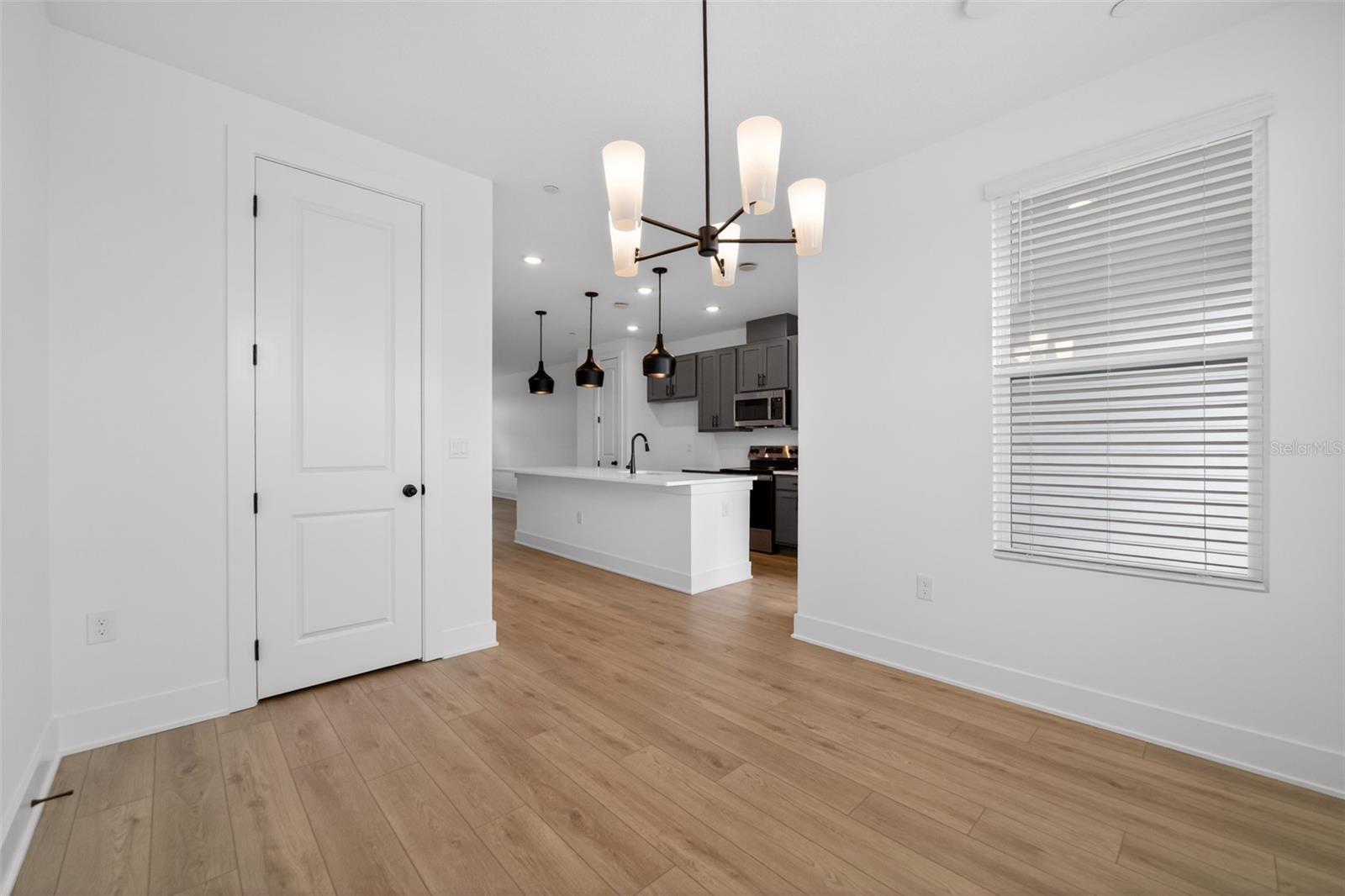 Image 17 of 31 For 15333 Hamlin Park Drive