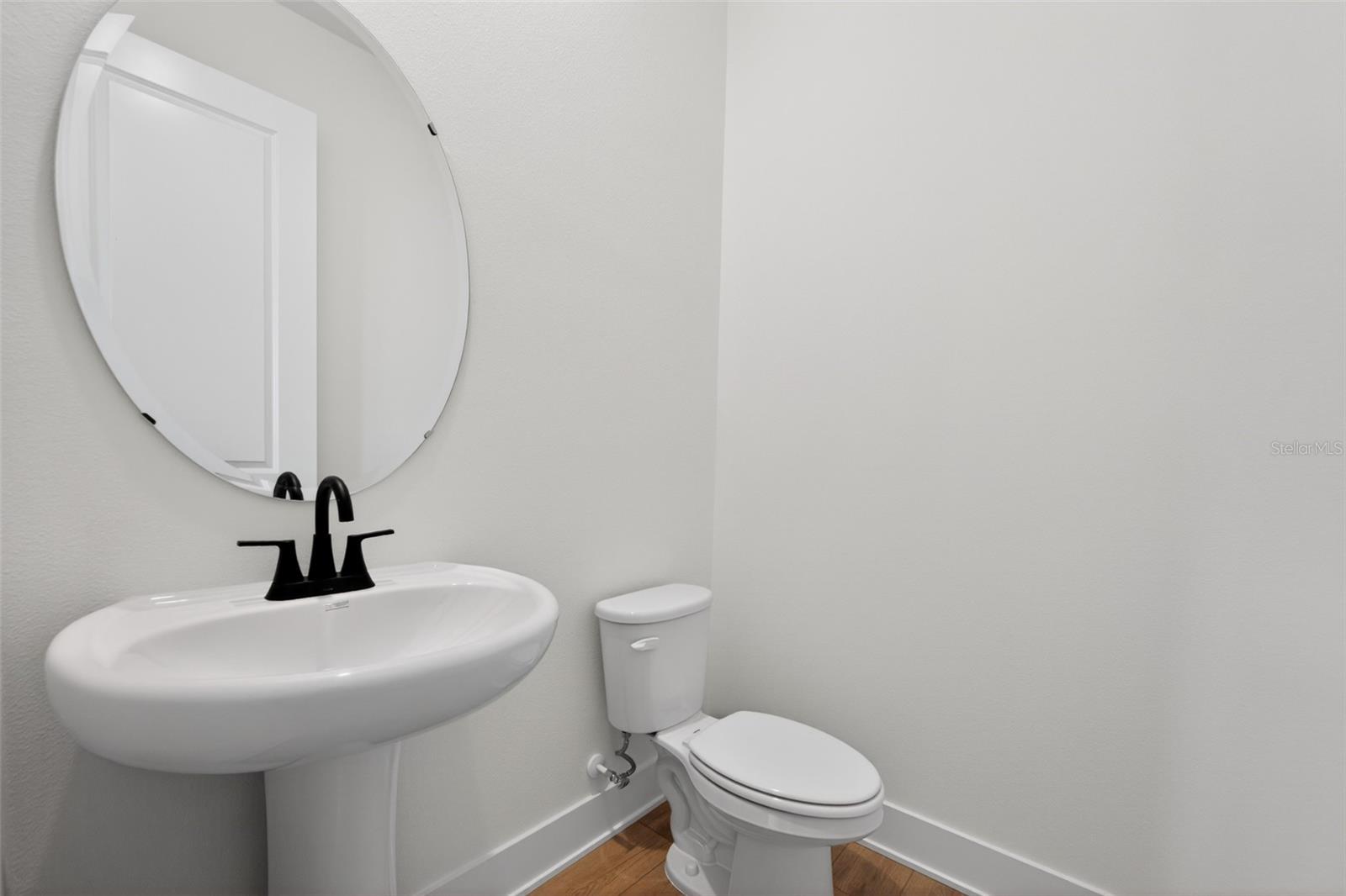 Image 18 of 31 For 15333 Hamlin Park Drive