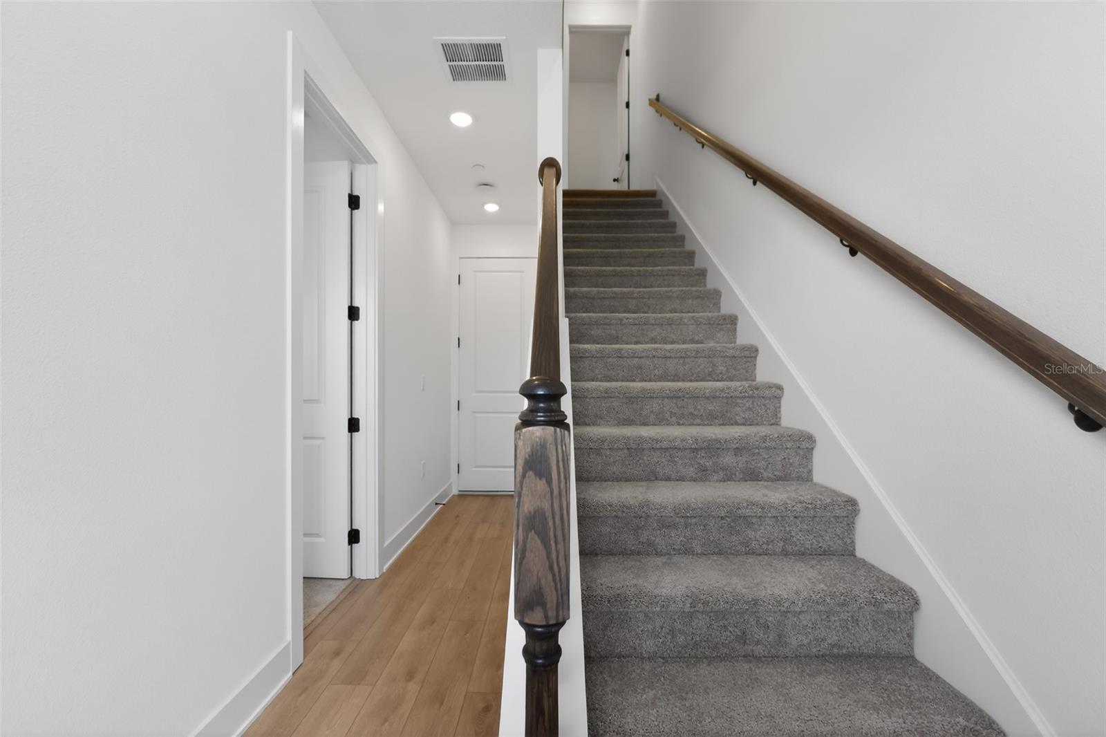 Image 5 of 31 For 15333 Hamlin Park Drive