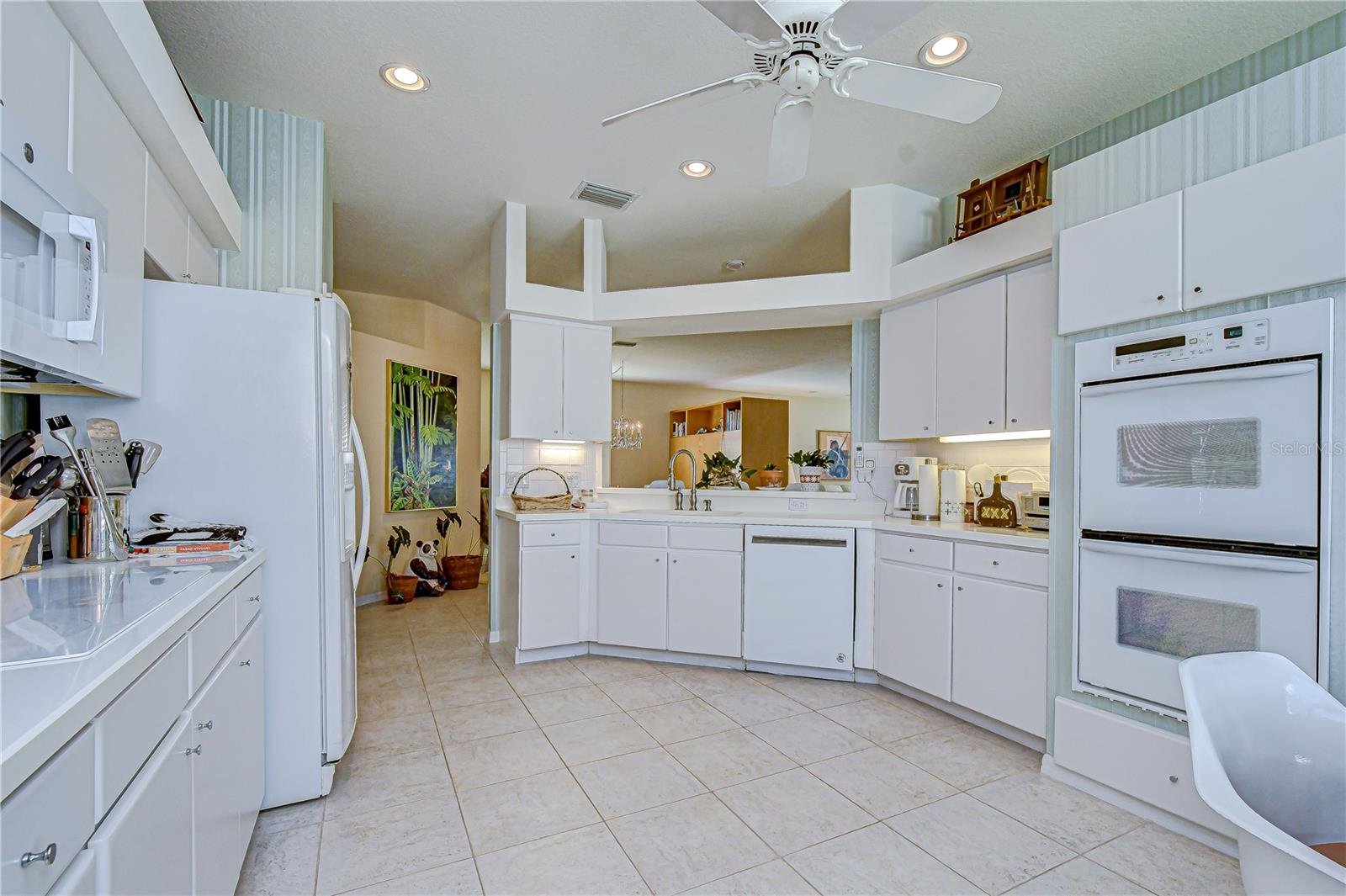 Image 6 of 38 For 2963 Hickory Grove Drive